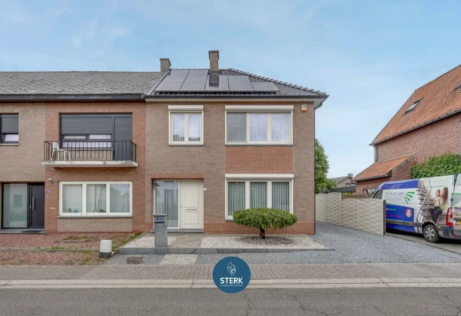 INSTAPKLARE GEZINSWONING MET LEUKE TUIN NABIJ HET CENTRUM VAN LANAKEN ! foto 23