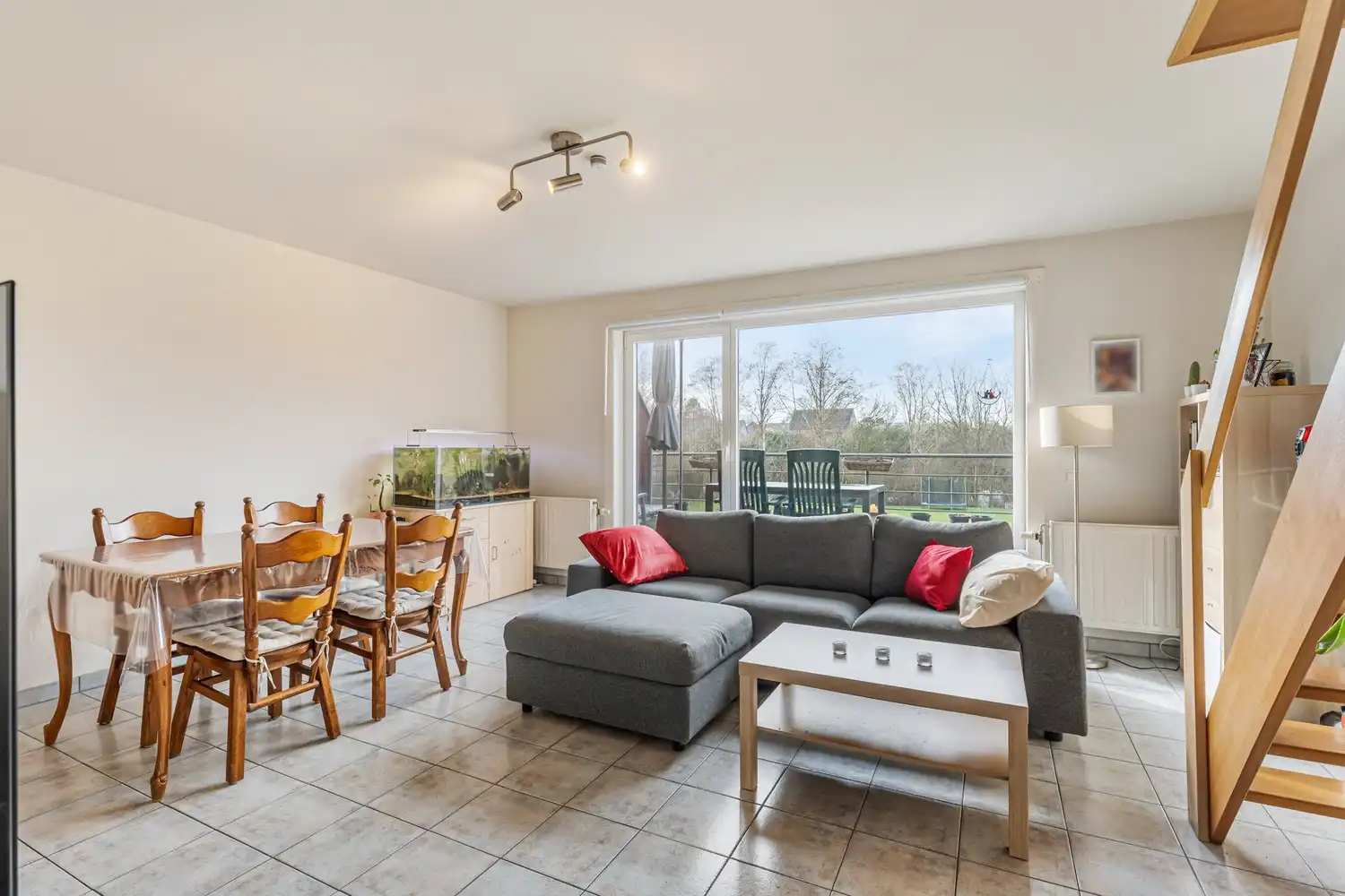 Ruim en energiezuinig appartement met 2 slaapkamers, een ruim terras en een autostaanplaats aan de rand van Leuven! foto 4