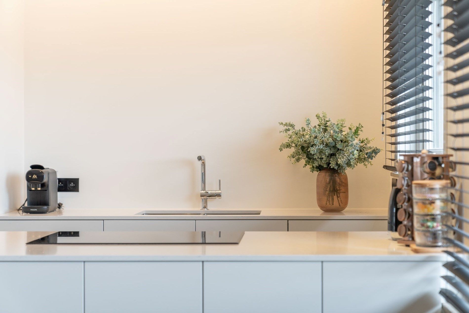 Vernieuwd appartement met twee slaapkamers te Heist foto 7