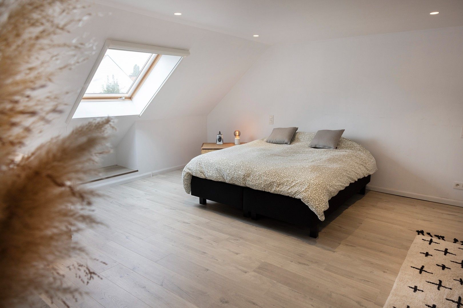 Grote woning met 4 slpks, 2 badks, ... foto 16