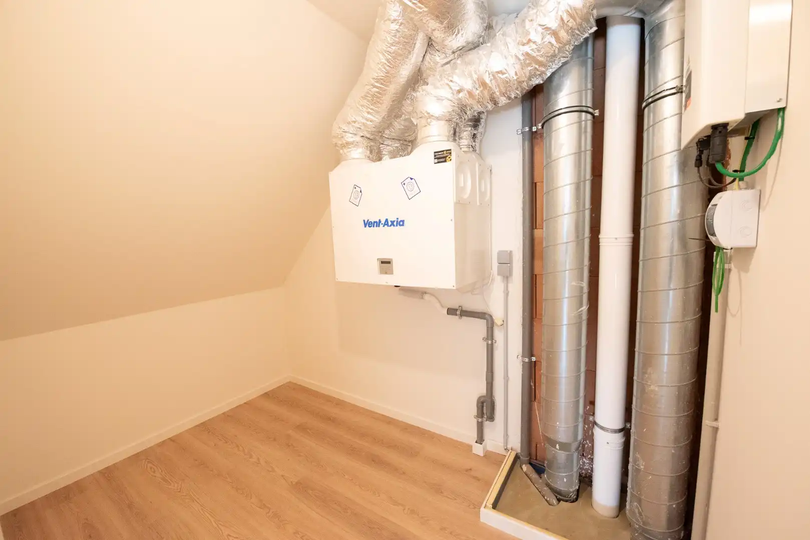 Topper!! Stijlvolle & energiezuinige nieuwbouwwoning met 4 slaapkamers in Waregem - KIJKWONING foto 15