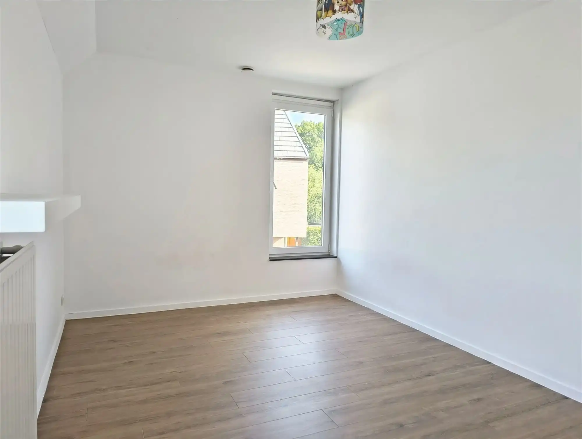 Recente woning met 3 slaapkamers en klein tuintje. In rustige omgeving. foto 9