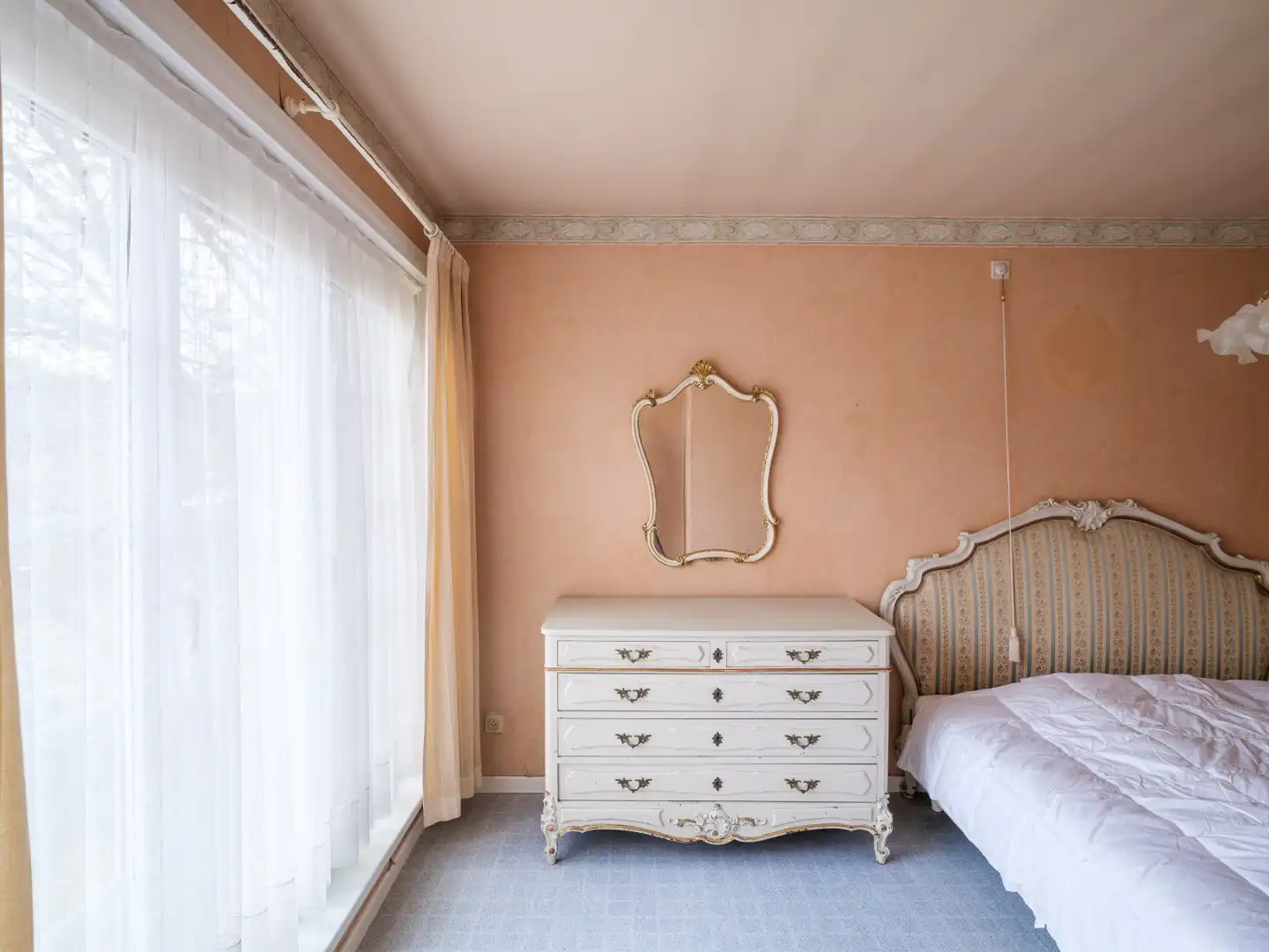 Te renoveren gezinswoning met vier slaapkamers en tuin in Wondelgem foto 13