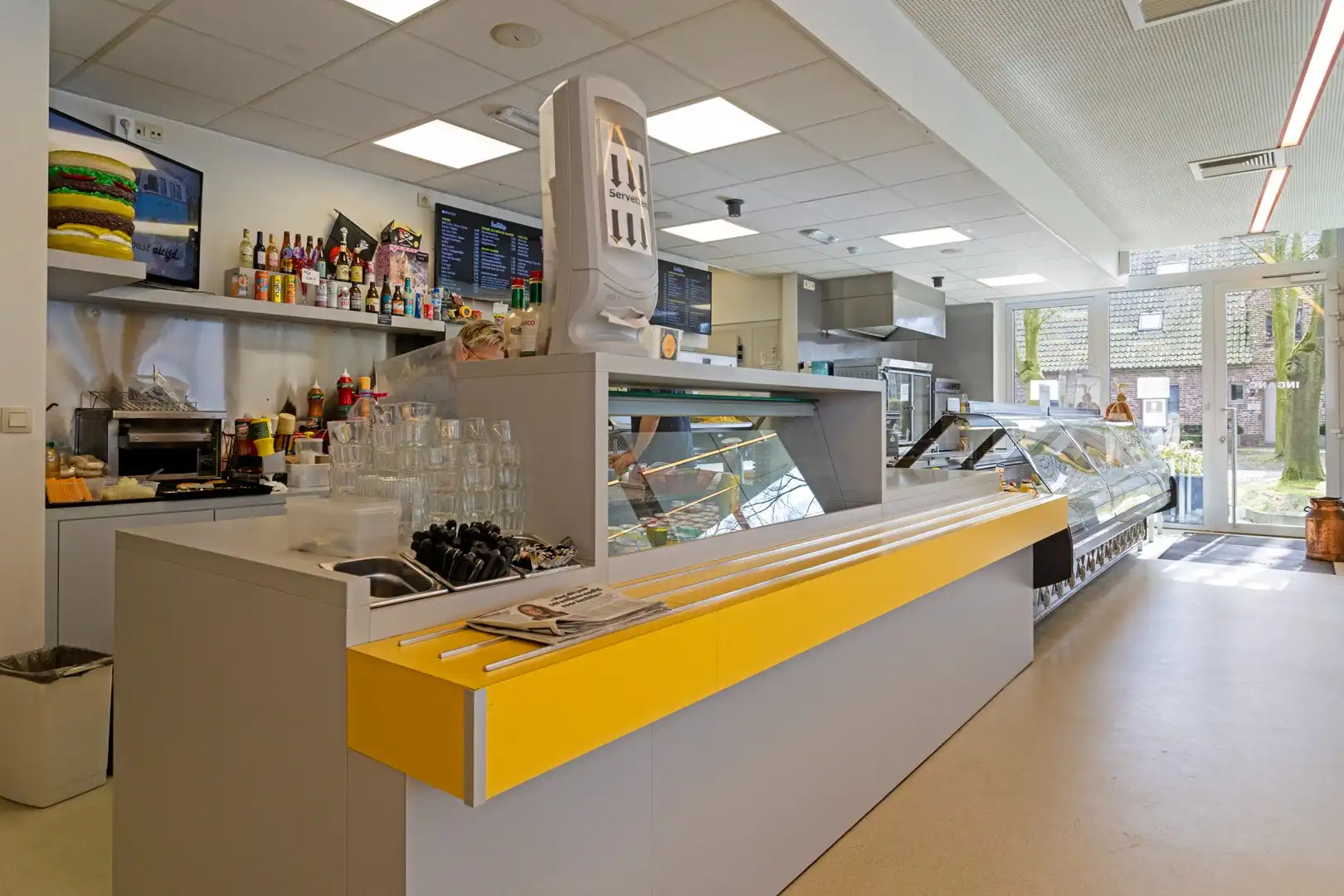 Handelspand met twee appartementen te Diksmuide foto 6