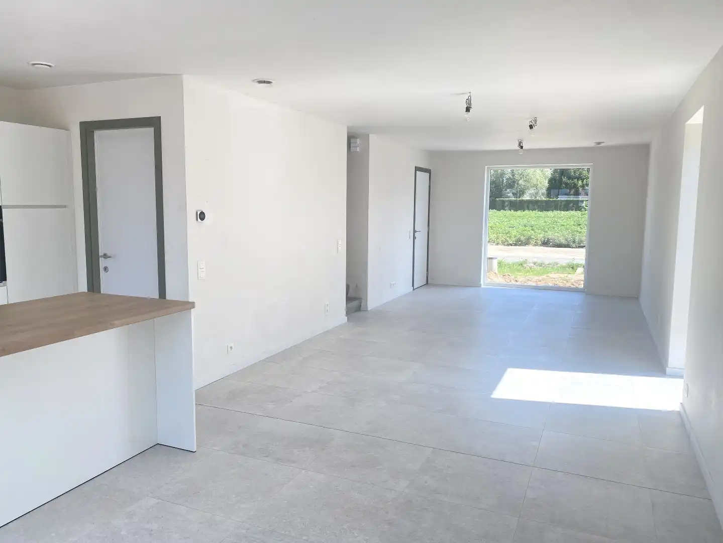 Rustig gelegen, moderne, halfopen nieuwbouwwoning in Machelen (Zulte) foto 4