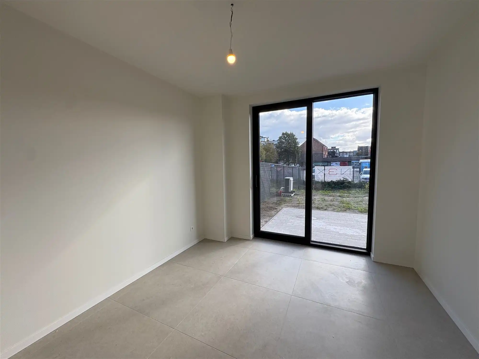 Ruim appartement met 1 slaapkamer en extra grote tuin. foto 16