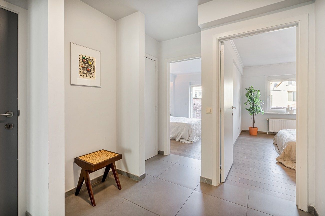 Instapklaar 2-slaapkamer appartement op toplocatie foto 15