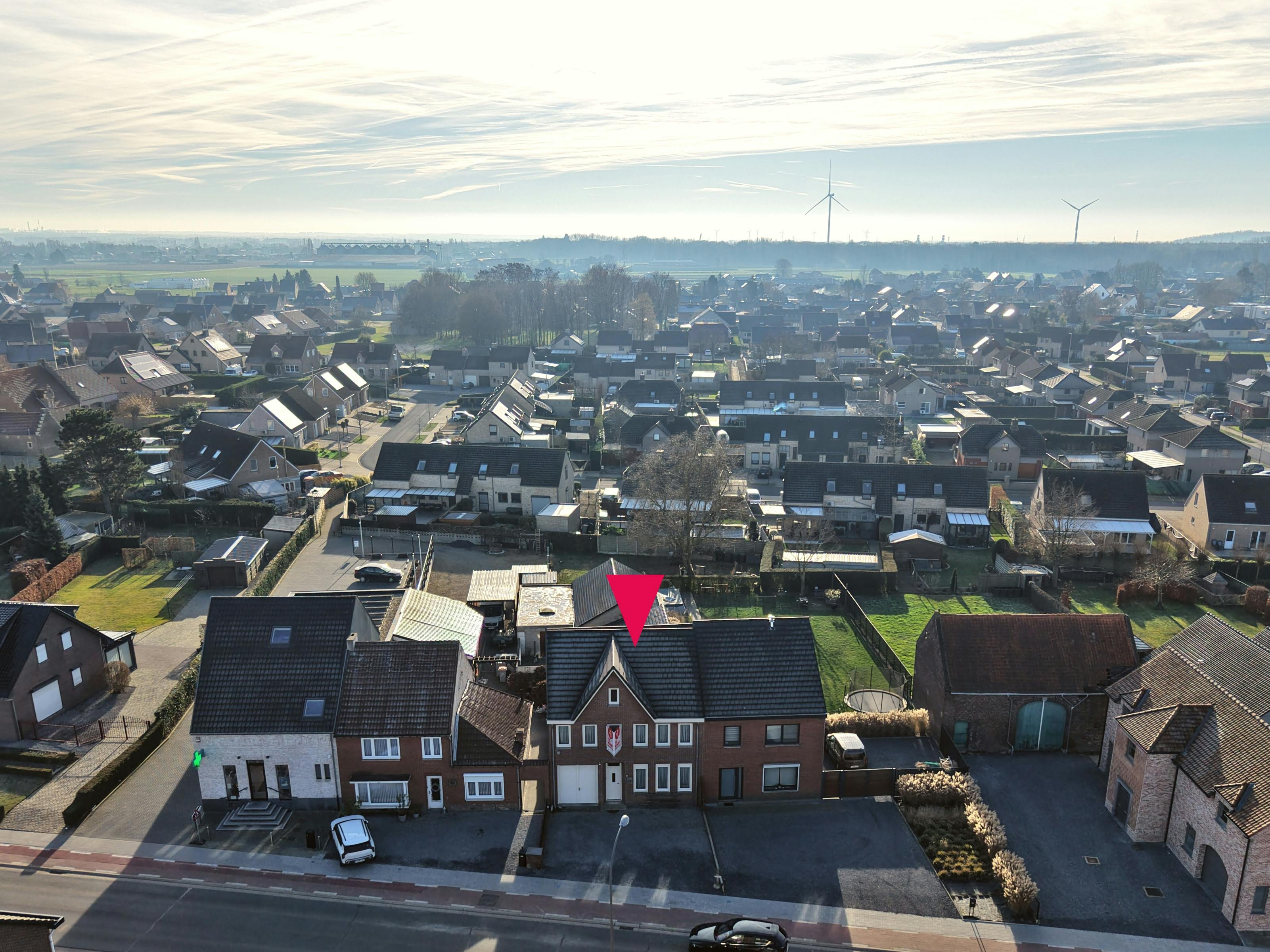 Woning met magazijn en 200 m² polyvalente ruimte in Dilsen foto 2