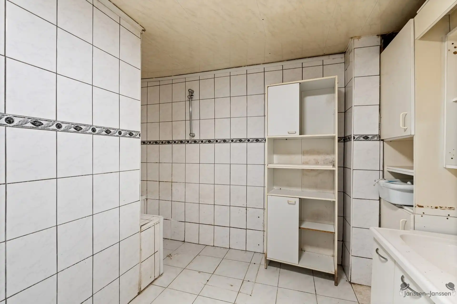 Ruime rijwoning met tal van mogelijkheden op een perceel van ca. 3a56ca in Leopoldsburg foto 5