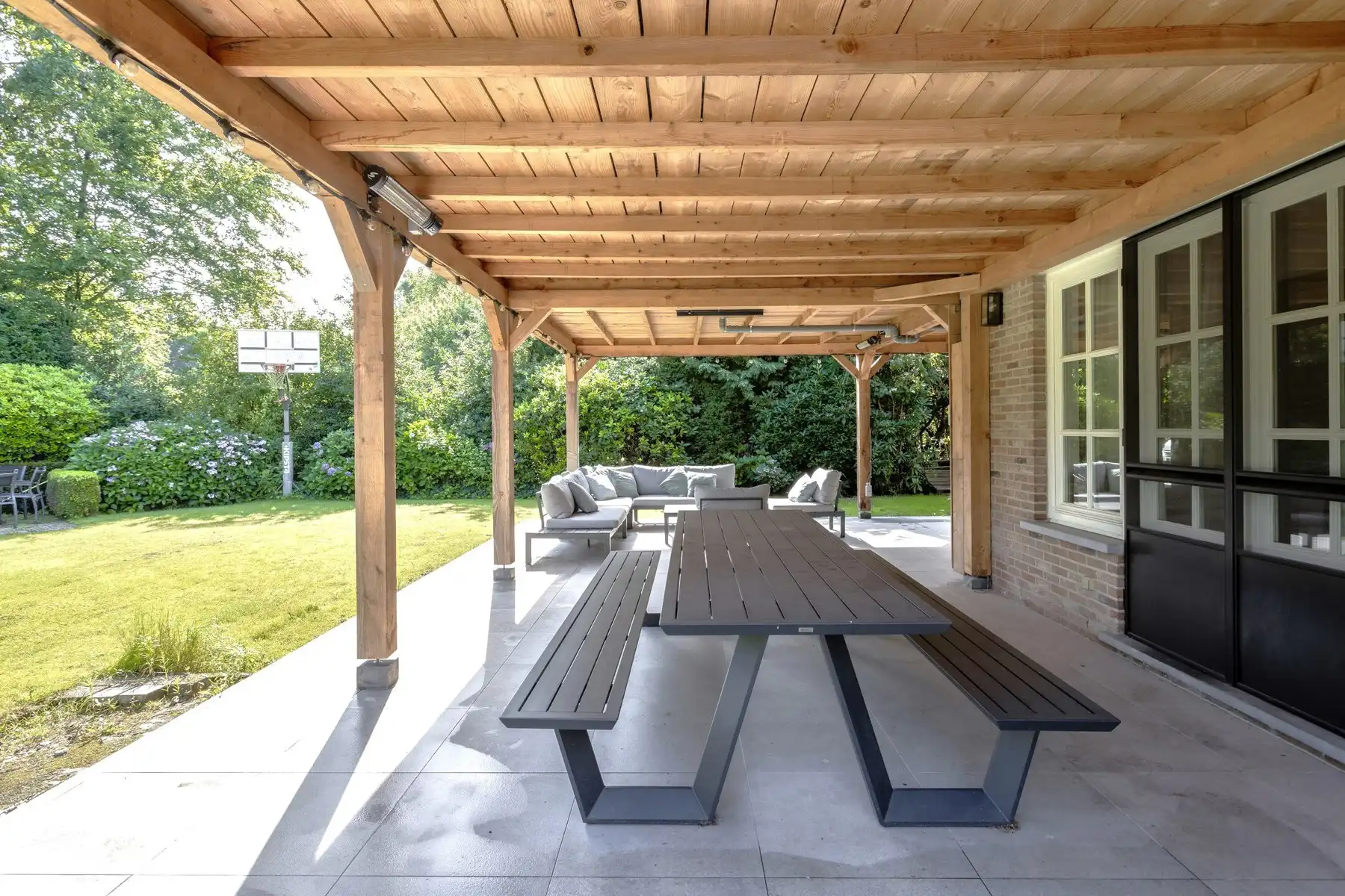 Grotendeels gerenoveerde villa in “De Lint” foto 14