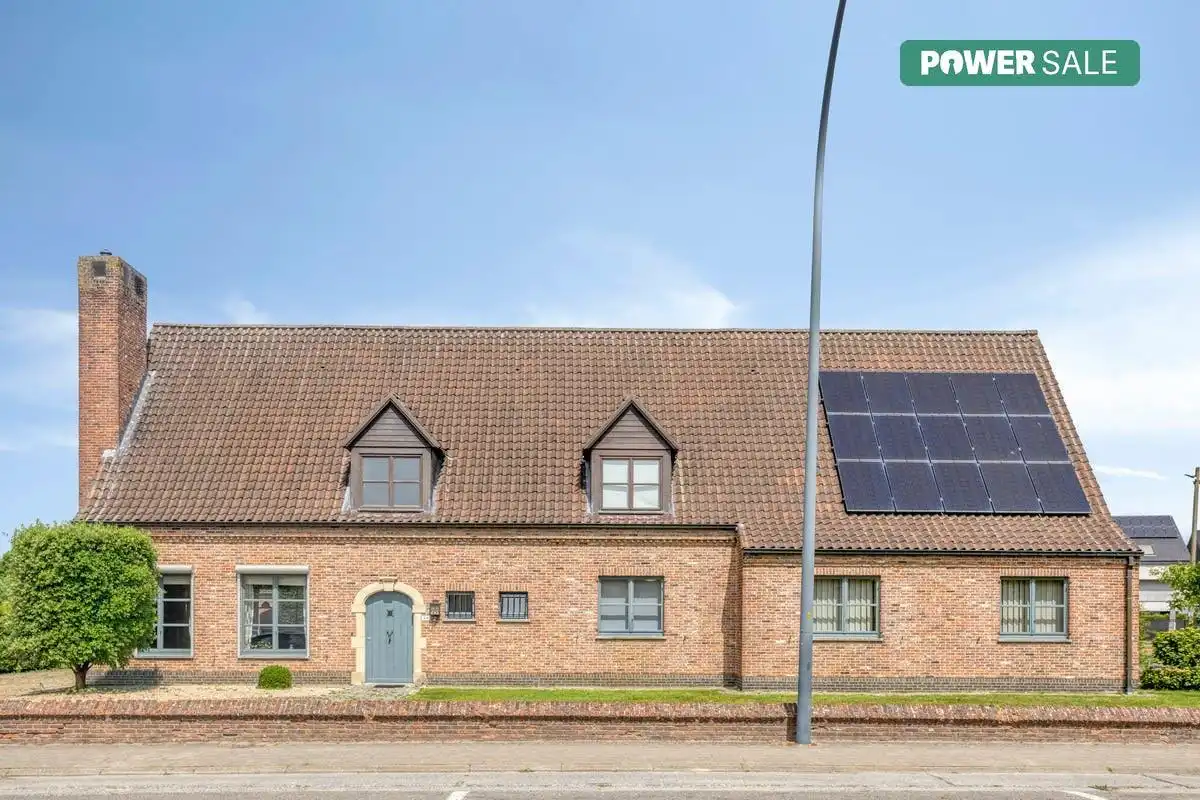 Hoofdfoto van de publicatie: Stijlvolle villa met praktijk: wonen & werken in Opwijk