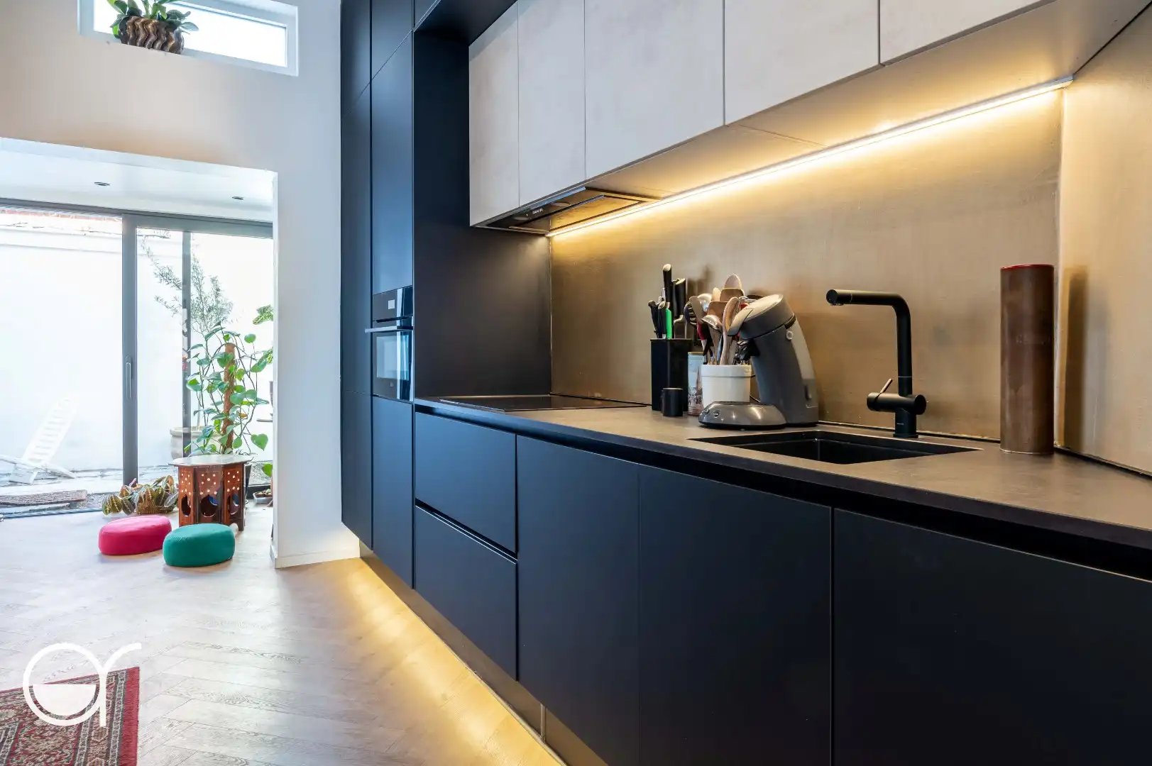 Volledig gerenoveerde woning gelegen aan het klein begijnhof. foto 3