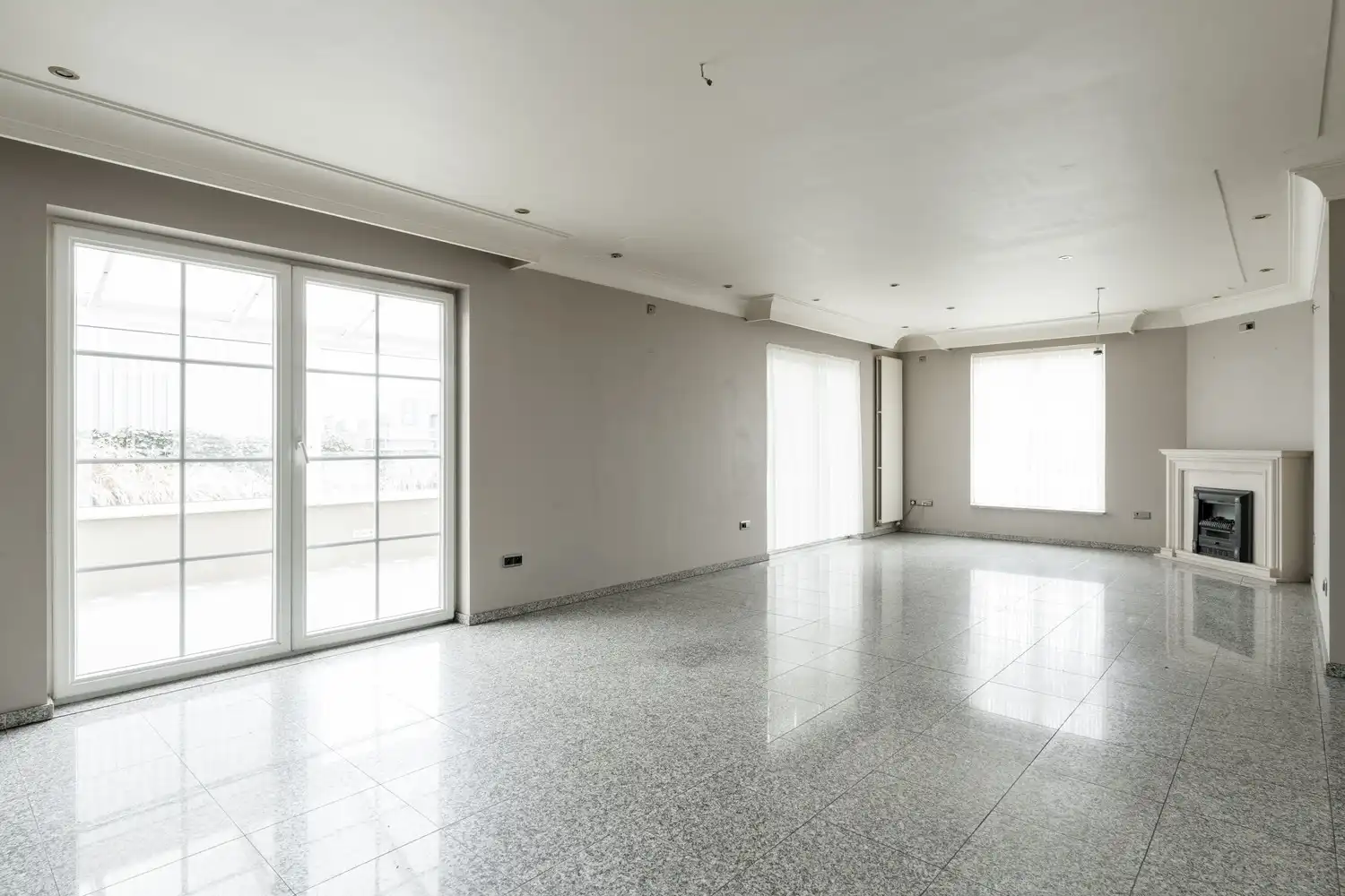 BEDRIJFSPAND MET CONCIERGEWONING foto 32