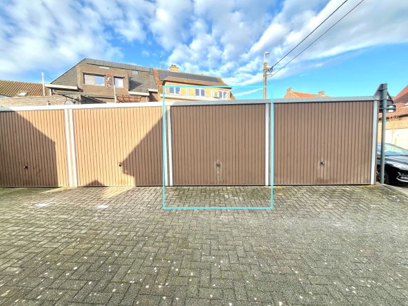 RIJWONING MET TUINTJE EN GARAGE GELEGEN IN DE DORPSKERN VAN SLEIDINGE foto 11