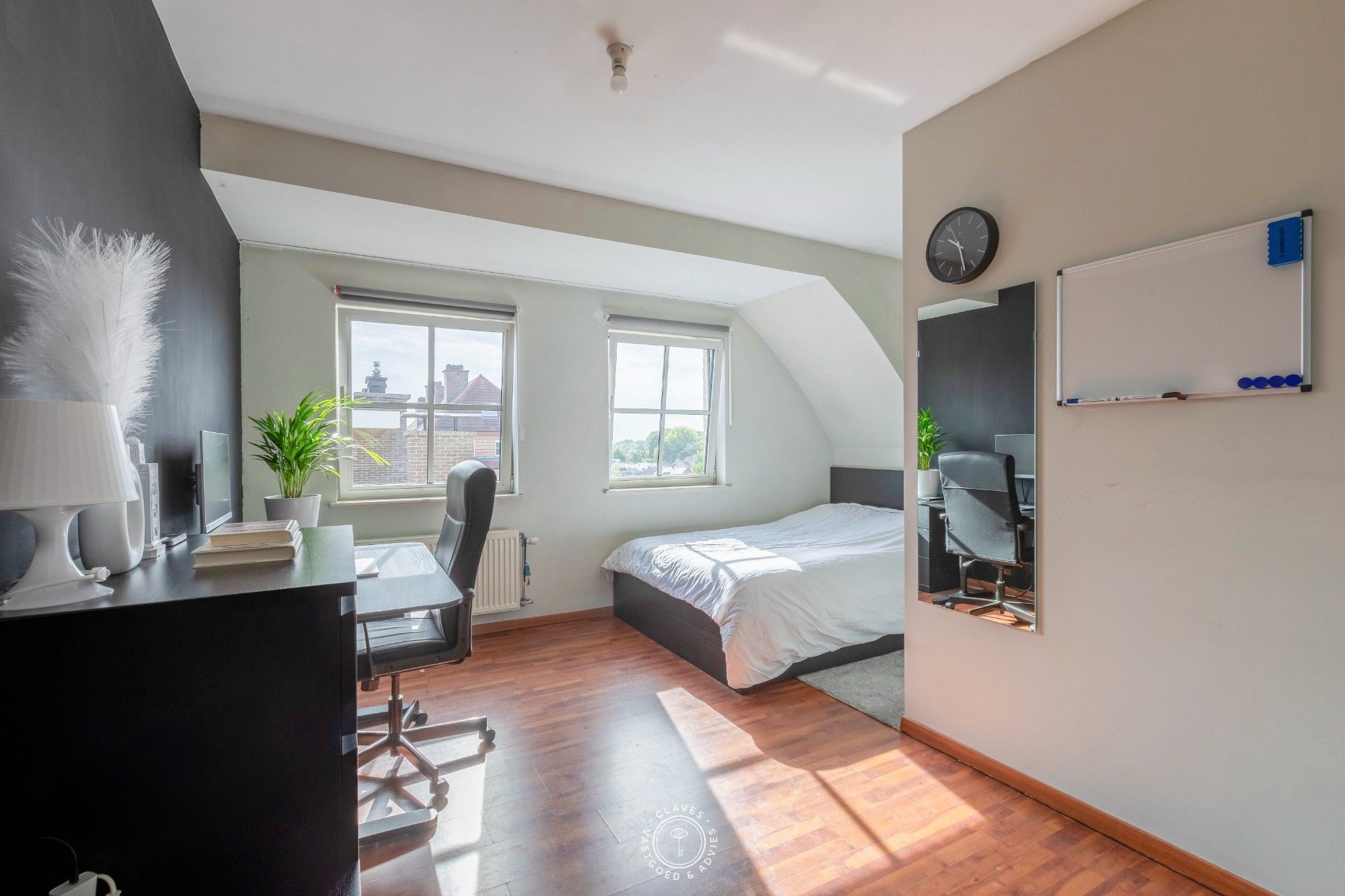 Imposant duplexappartement met een zee aan ruimte foto 10