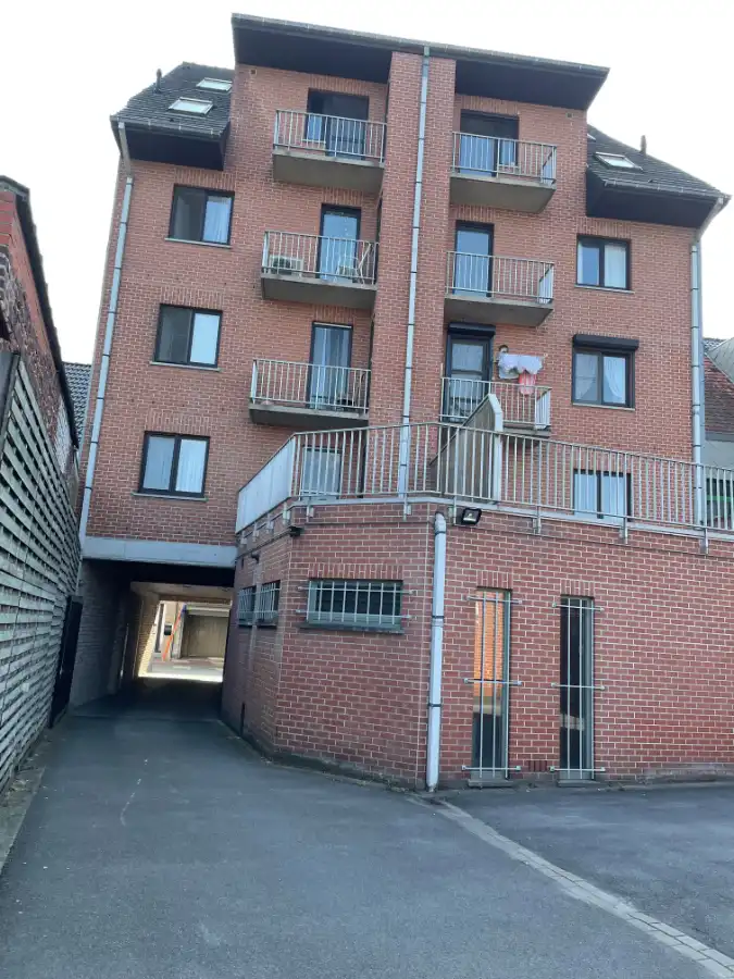 Gunstig gelegen instapklaar twee slaapkamer appartement + ruim terras foto 2