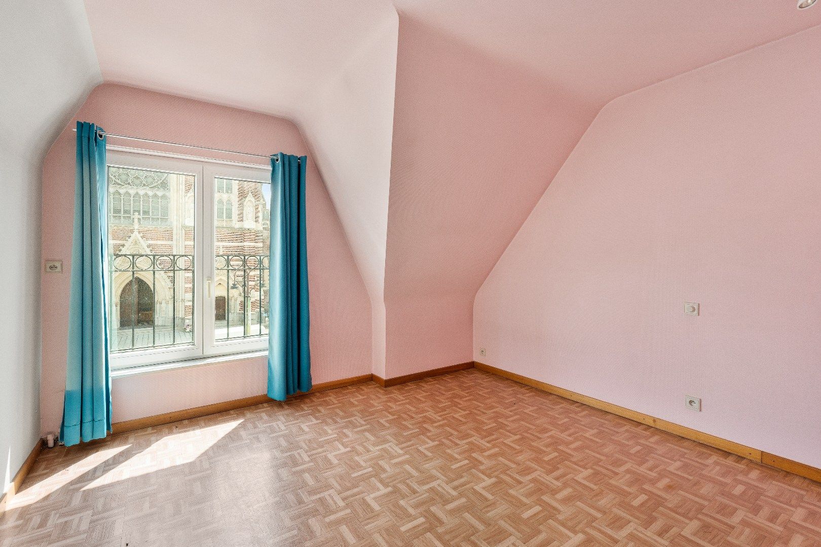 Uniek handelspand met duplexappartement op een toplocatie in Dadizele foto 12