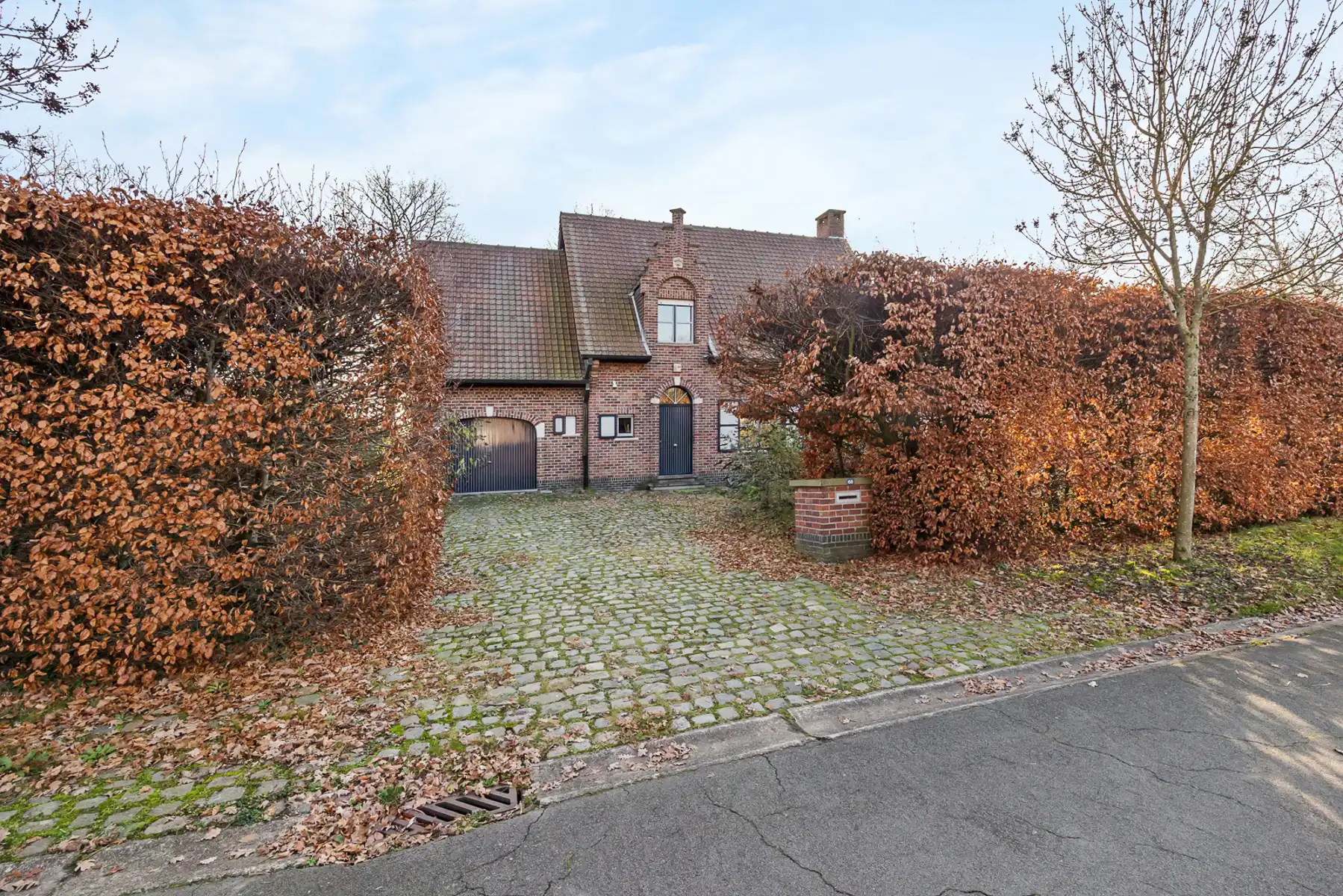 Te renoveren villa op ca.1005 m² met uniek vrij uitzicht foto 21