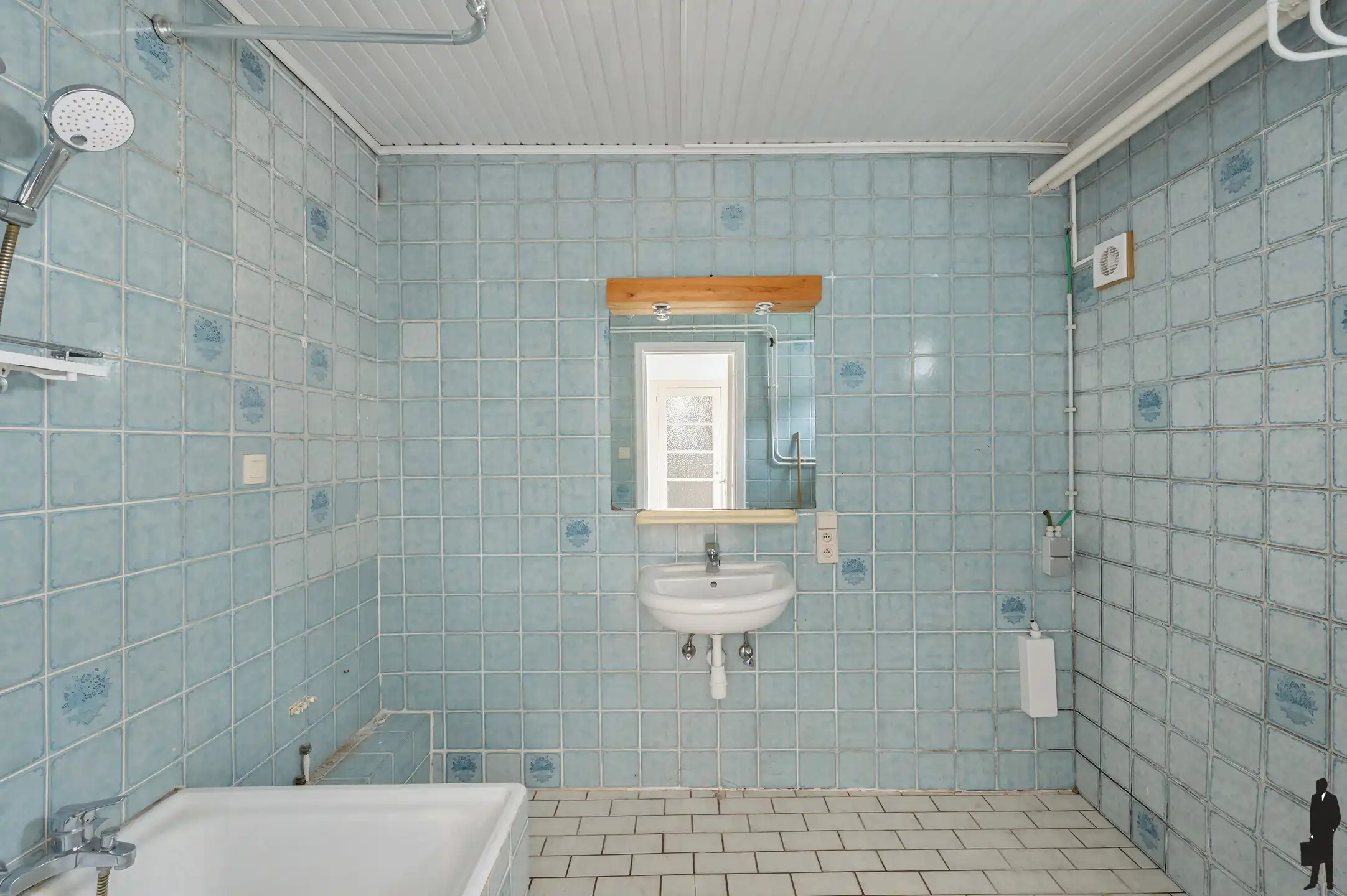Te renoveren woning, met 4 SLK, met tuin en zijingang! foto 7