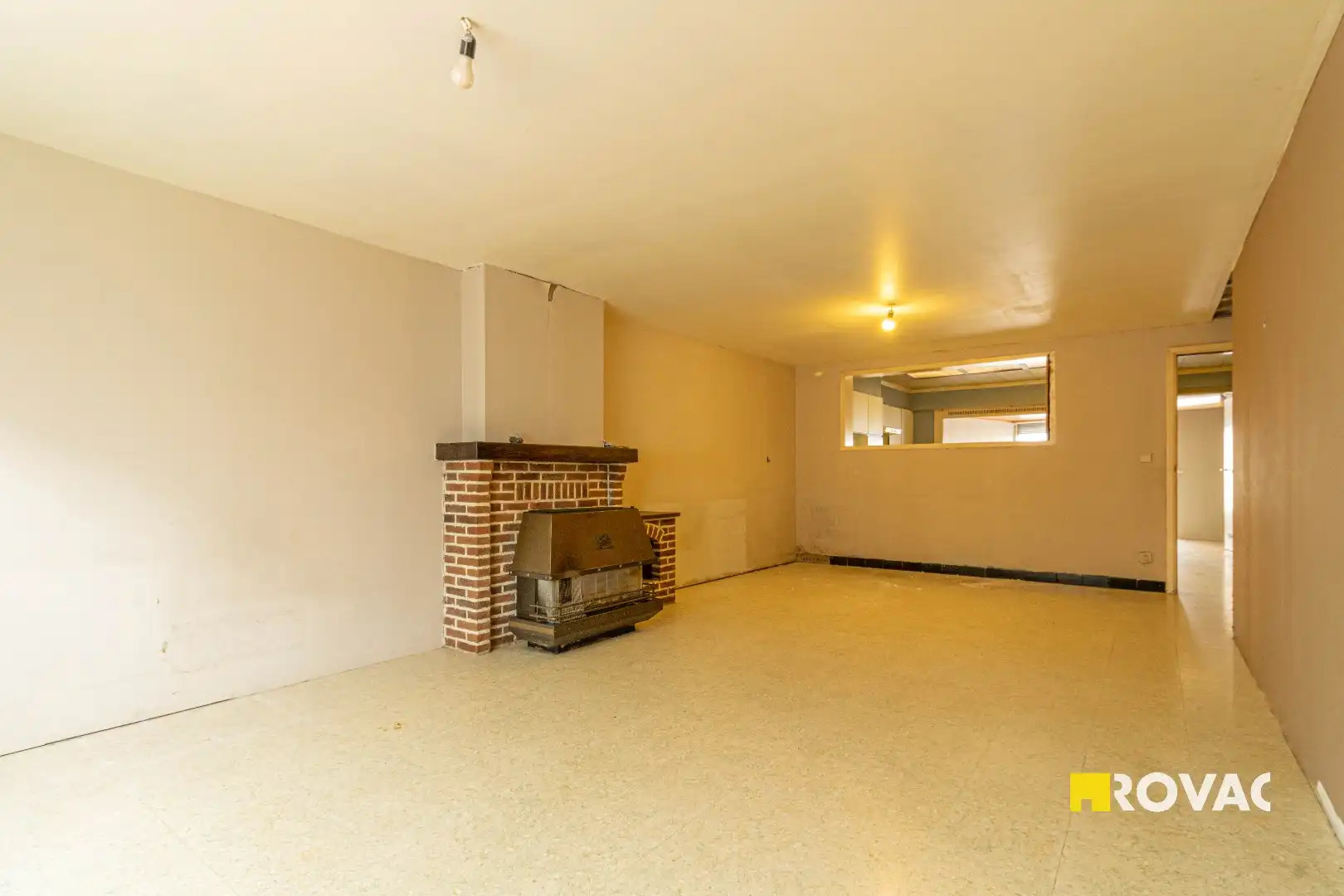 Zeer ruime woning met 5 slaapkamers, tuin en uitweg foto 3