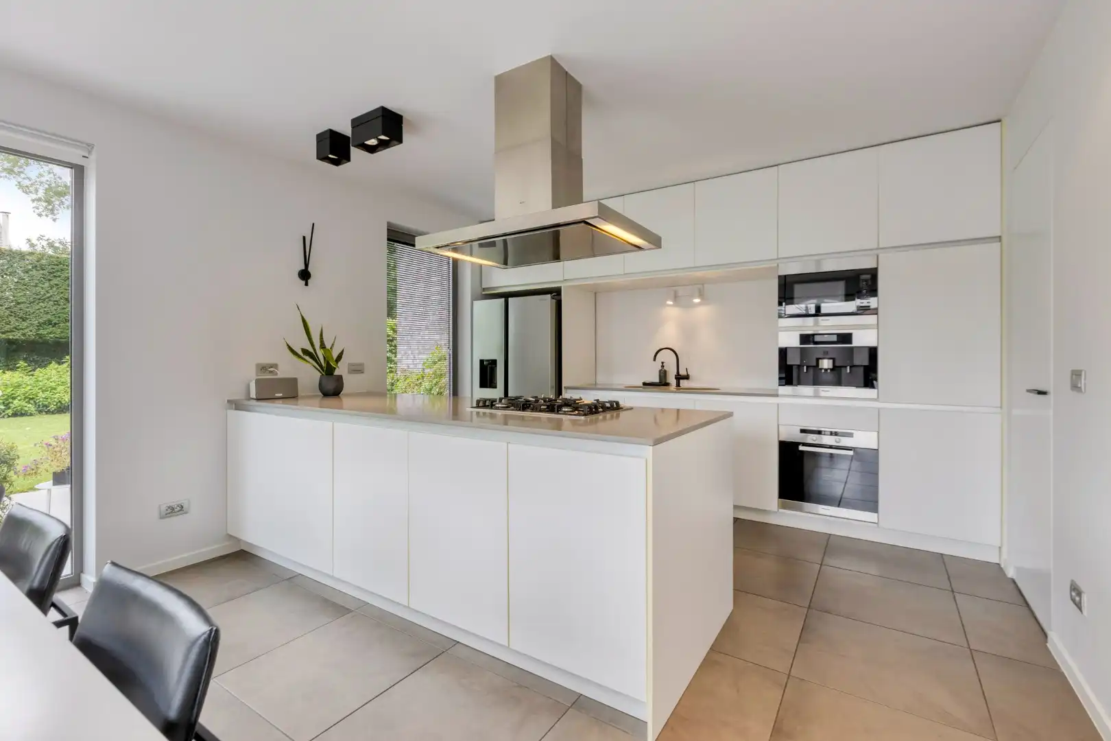 Moderne, instapklare gezinswoning met 3 slpks in een doodlopende straat te Mol-Donk !  foto 9