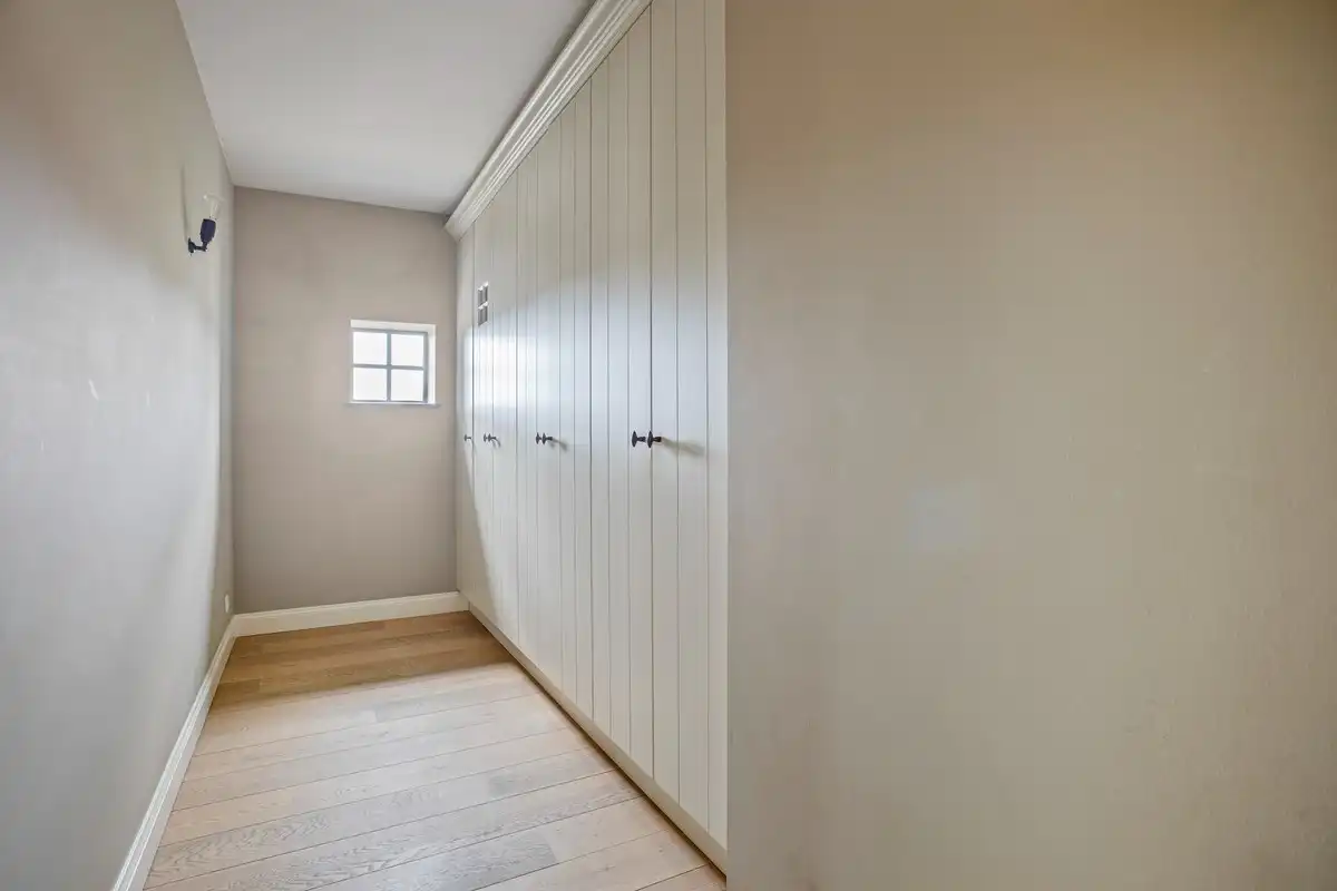 Exclusieve villa met oa 5 slaapkamers en verwarmde zwemvijver  op 2.070 m². foto 25