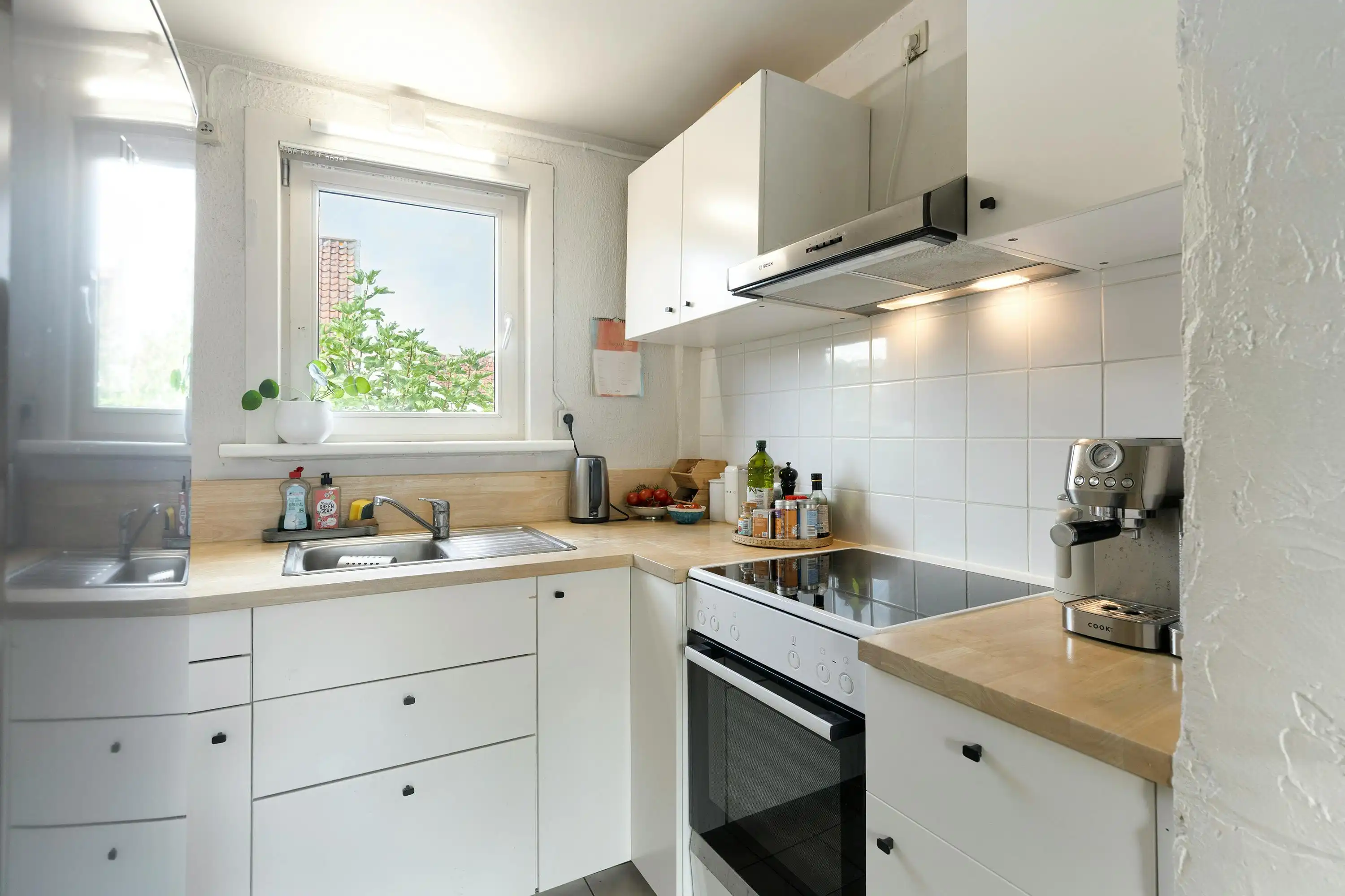 Parel vol authenticiteit in centrum Hansbeke foto 7