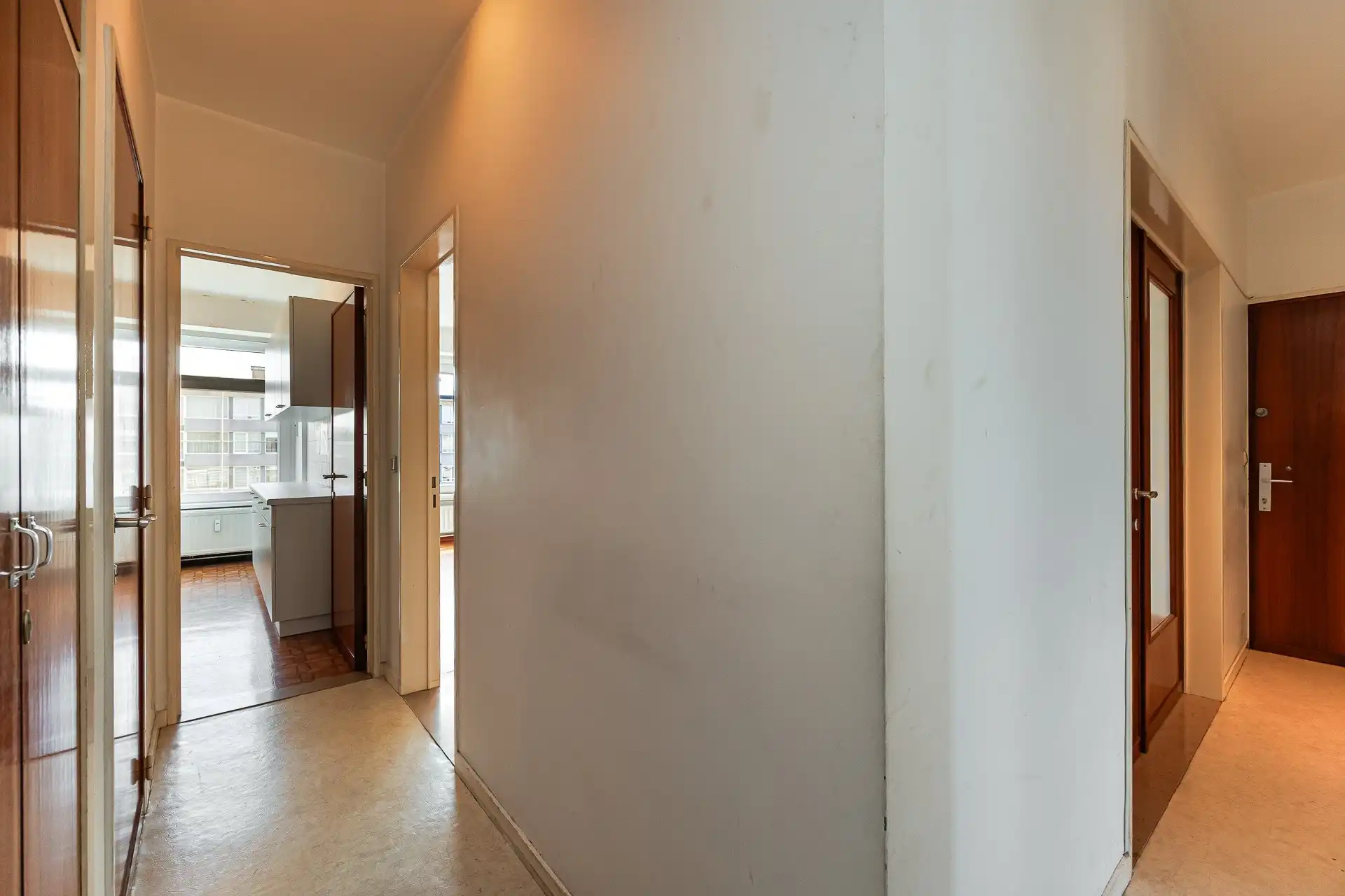 Lichtrijk appartement met garage nabij park Ertbrugge foto 16