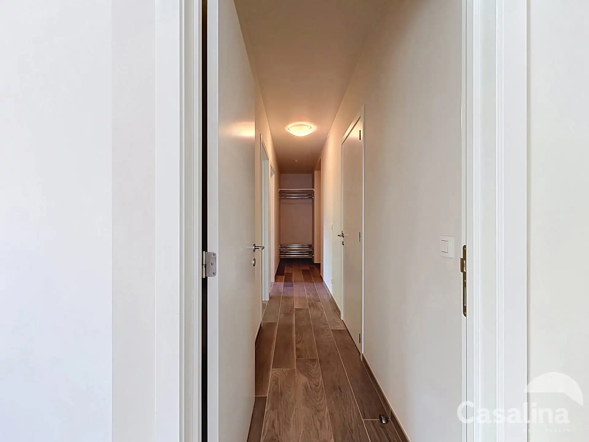 Appartement twee slaapkamers en grote tuin foto 9
