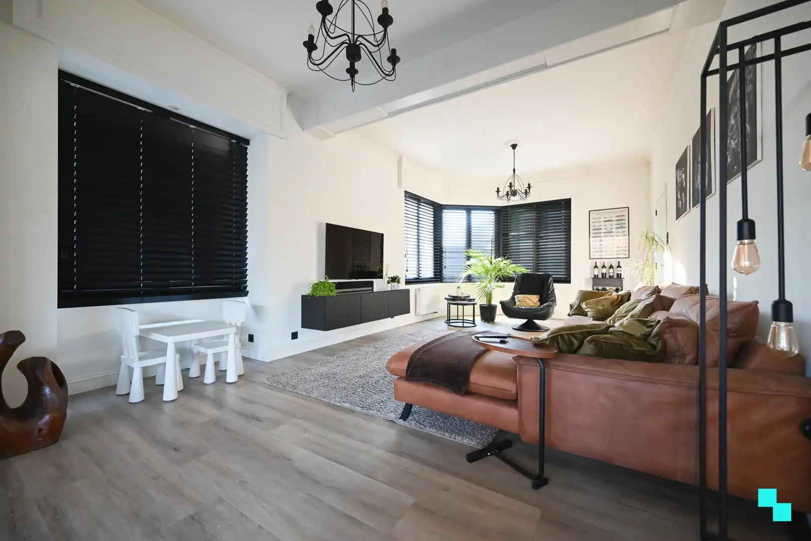 Karaktervolle villa met hedendaags wooncomfort te Izegem foto 8