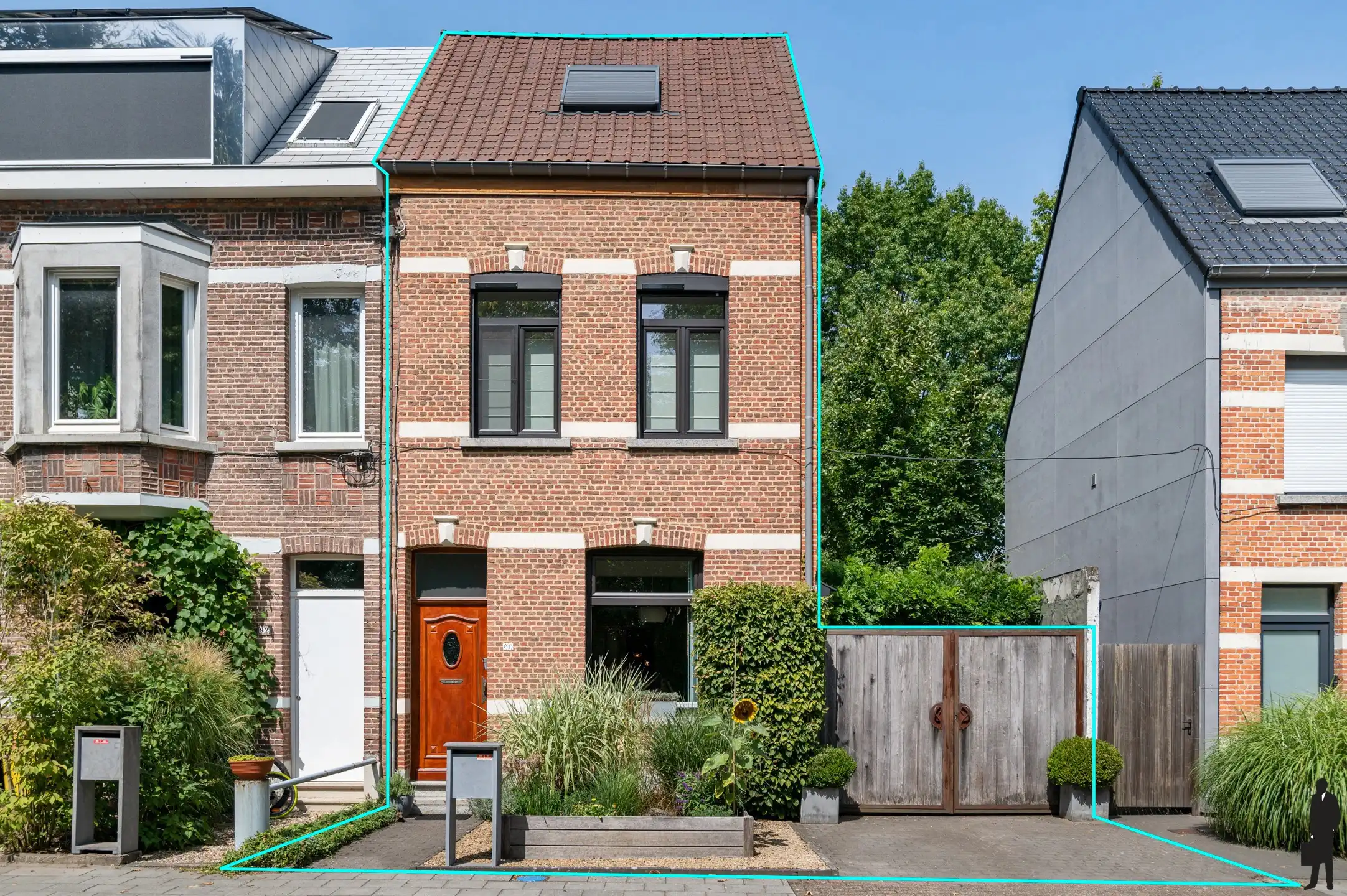 Instapklare charmante woning met ingericht bijgebouw foto {{pictureIndex}}