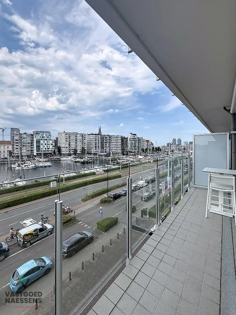 SCHITTEREND VERNIEUWD 2 SLPK APP MET  TERRAS EN ZICHT OP HAVEN foto 9
