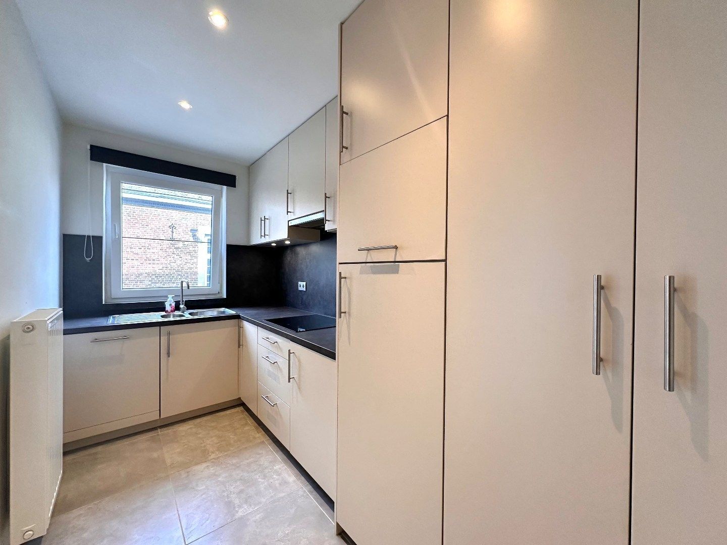 Gerenoveerd appartement gelegen op een topligging in Tongeren met 2 slaapkamers foto 7