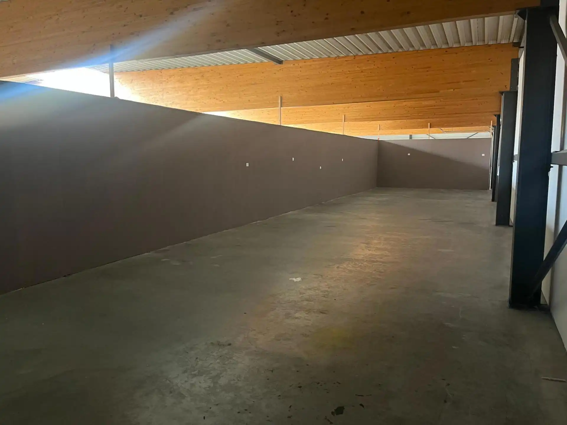 Wommelgem: 1.008 m² magazijn met mezzanine en kantoor foto 9