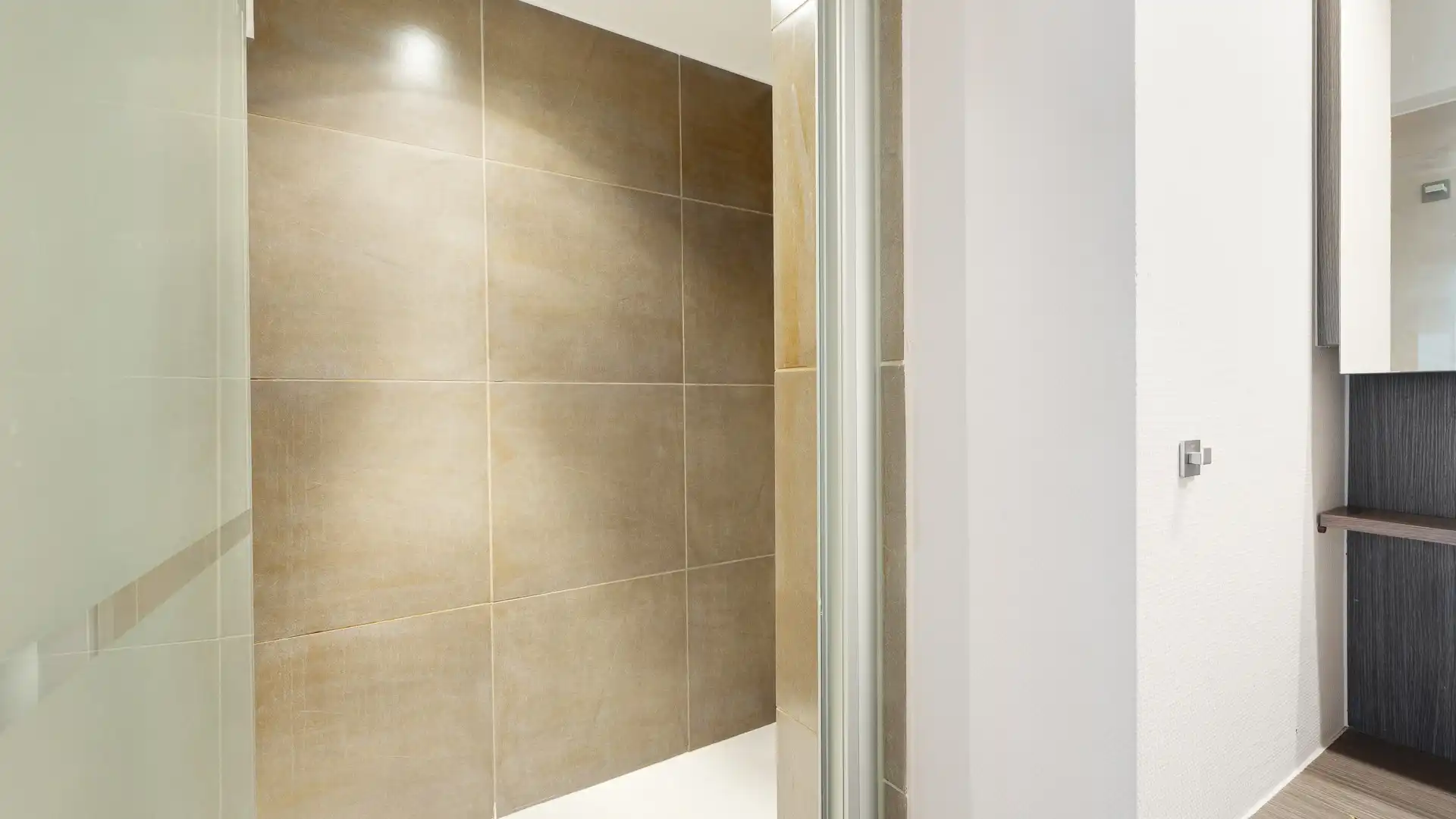 Ruim appartement met prachtig frontaal zeezicht, ideaal gelegen in het Zoute. foto 19