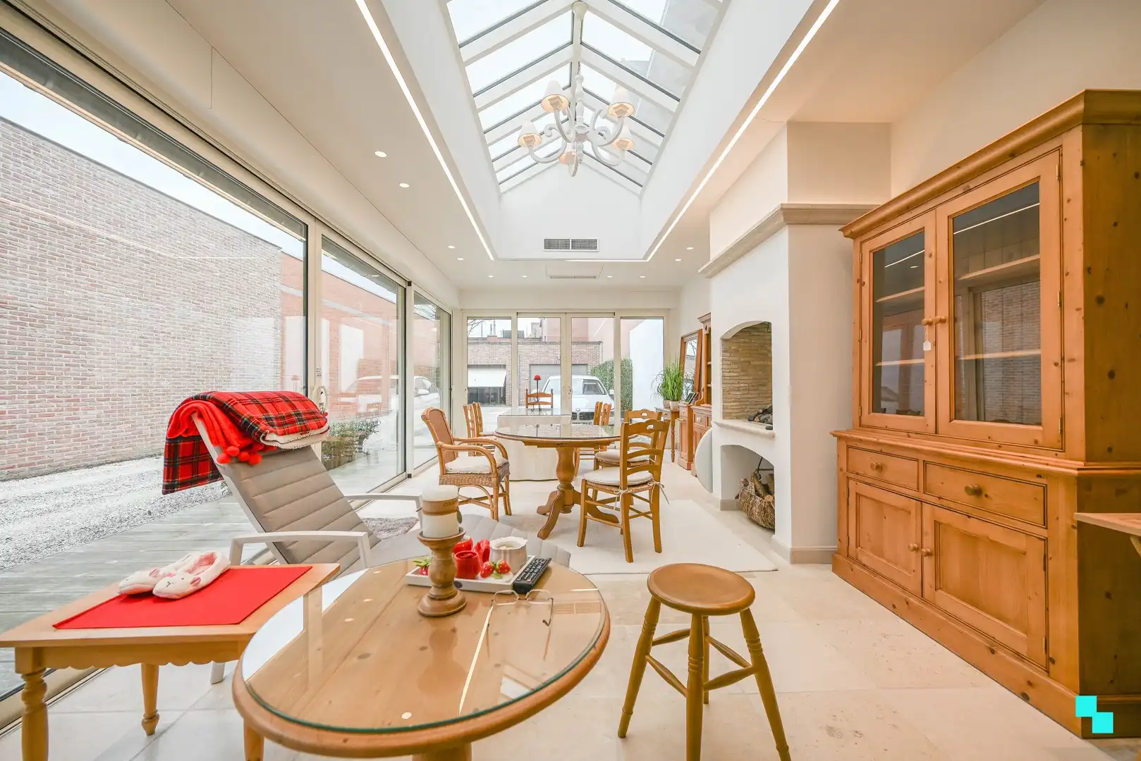 Uiterst centraal gelegen handelszaak met bijhorende opbergruimte foto 15