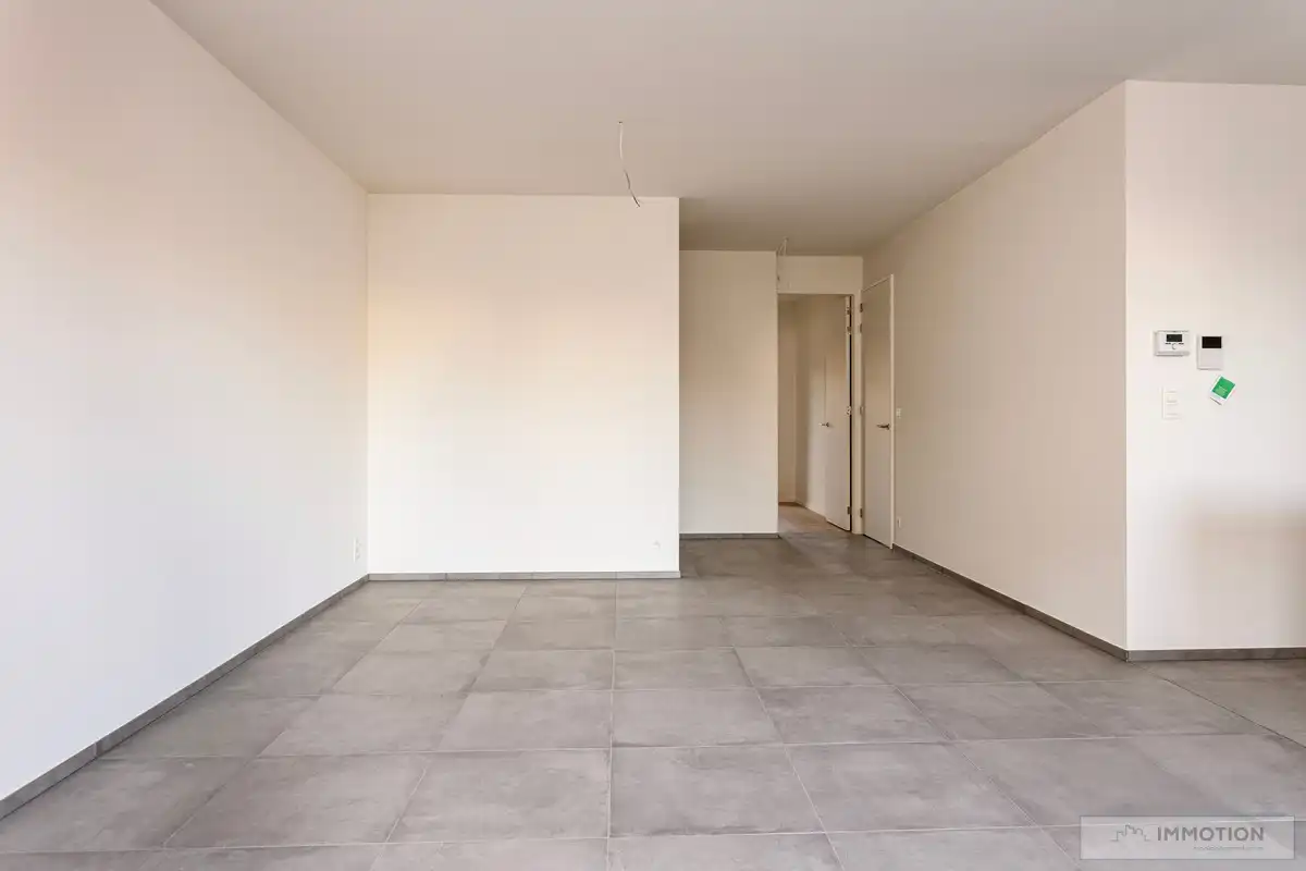 INSTAPKLAAR APPARTEMENT MET TERRAS EN PARKING foto 9