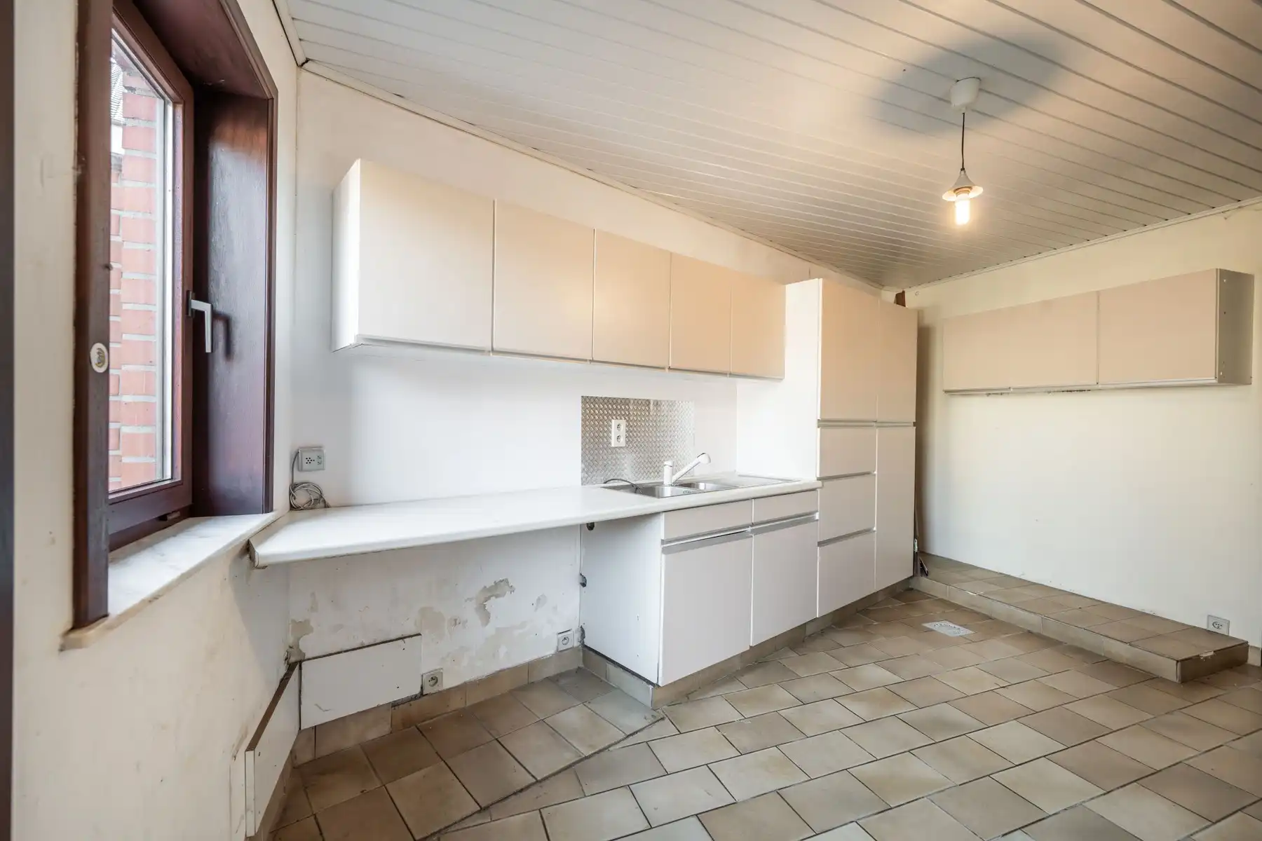 Grote woning in de dorpskern van Meerbeek foto 8