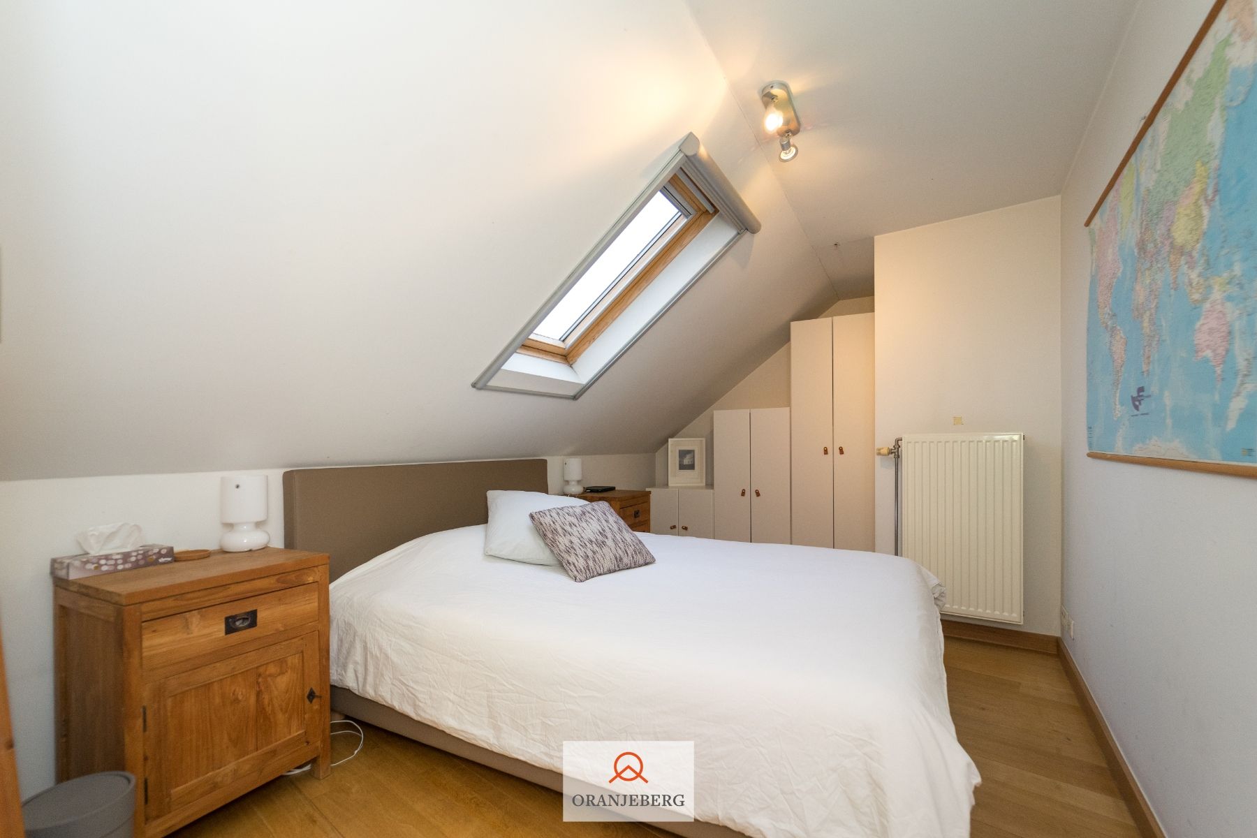 Prachtig BEMEUBELD dakappartement met terras vlakbij Zuid foto 27
