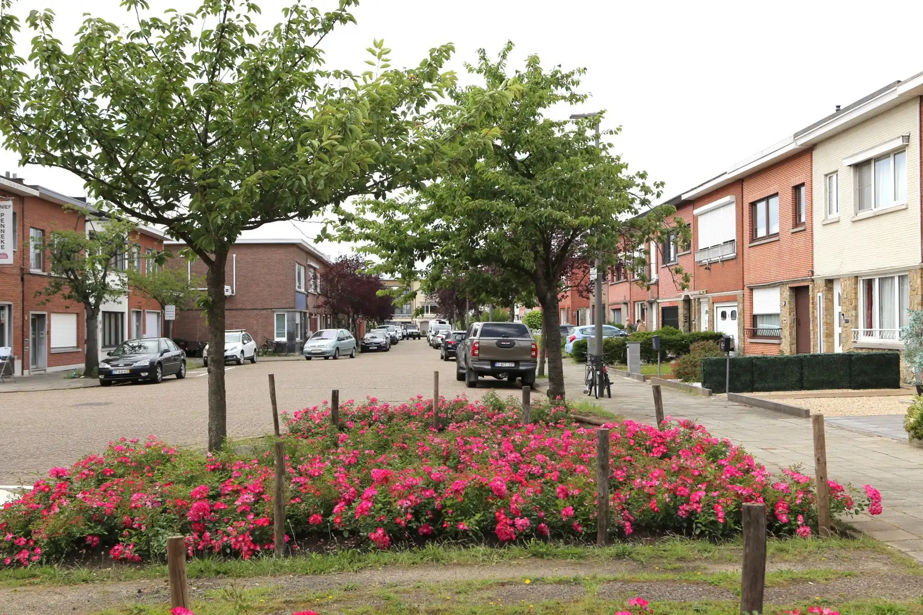 Huis met toffe buitenruimte in rustige en groene straat.   foto 15
