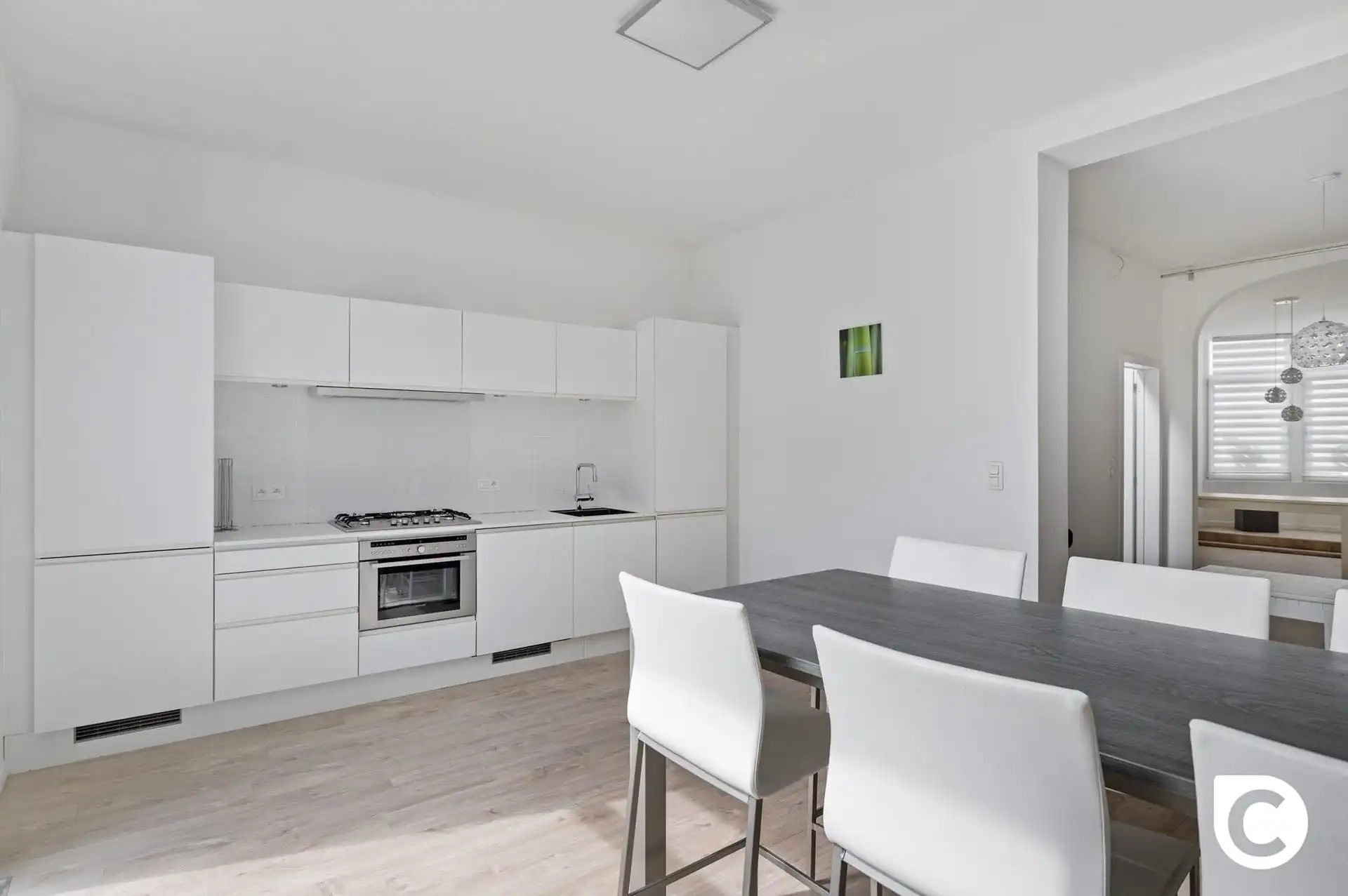 Handelsgelijkvloers met duplex 2 slpk app op toplocatie! foto 5