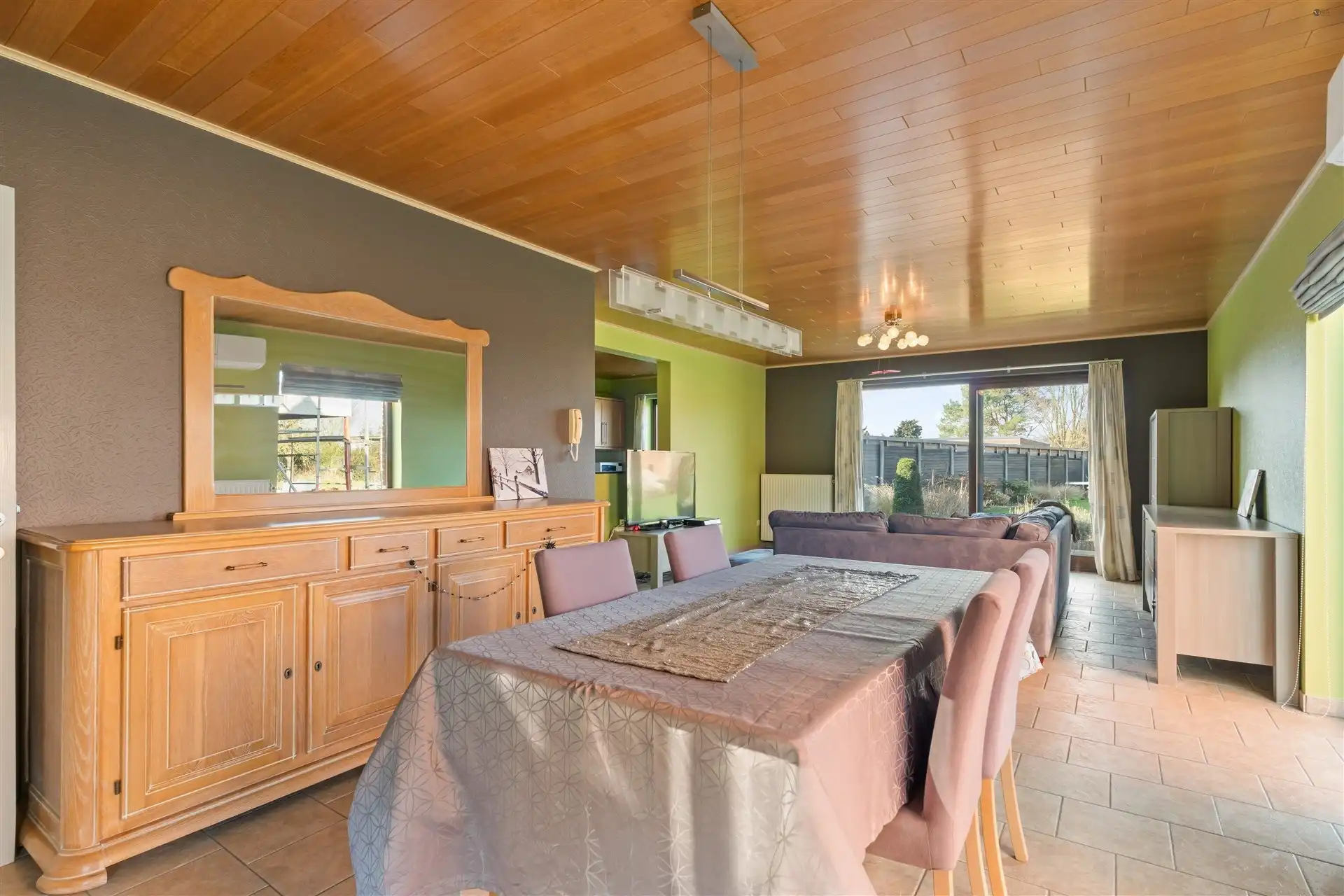 Goed onderhouden HOB met 3 slaapkamers op een ruim perceel foto 5