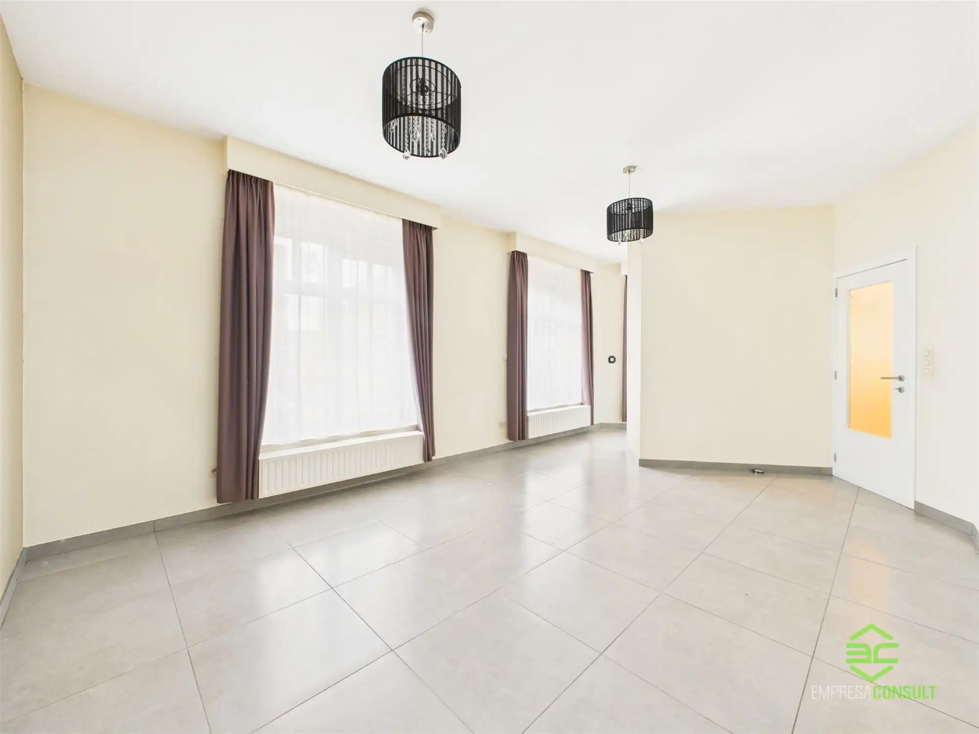 Interessant opbrengsteigendom met 4 app in het centrum! foto 5