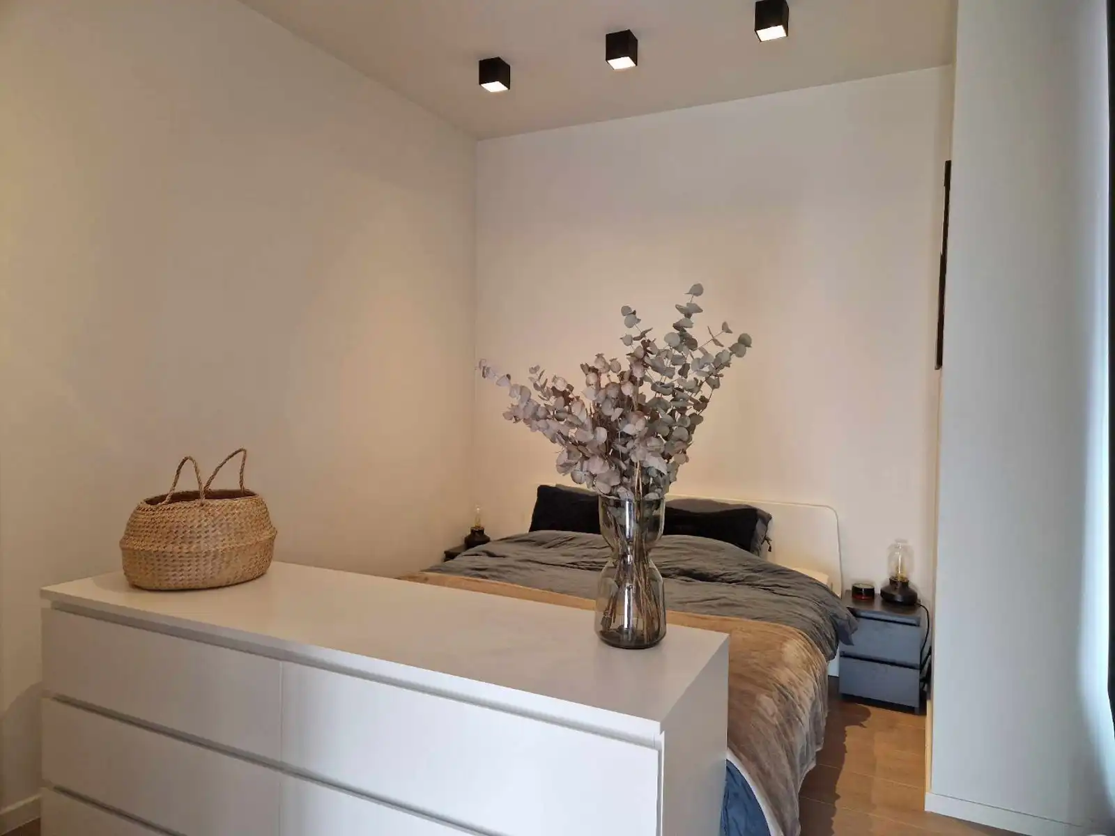 Gelijkvloers appartement met 2 slaapkamers, tuin en garage foto 6