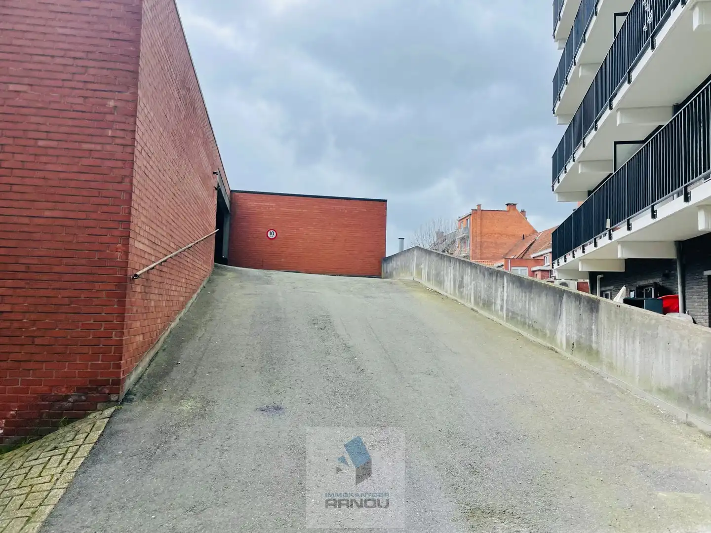 Privatieve garagebox nabij het station foto 4