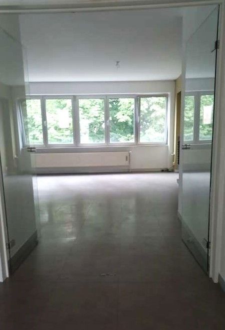 Ruim gerenoveerd appartement met zicht op de Kruidtuin – Leuven centrum foto 8