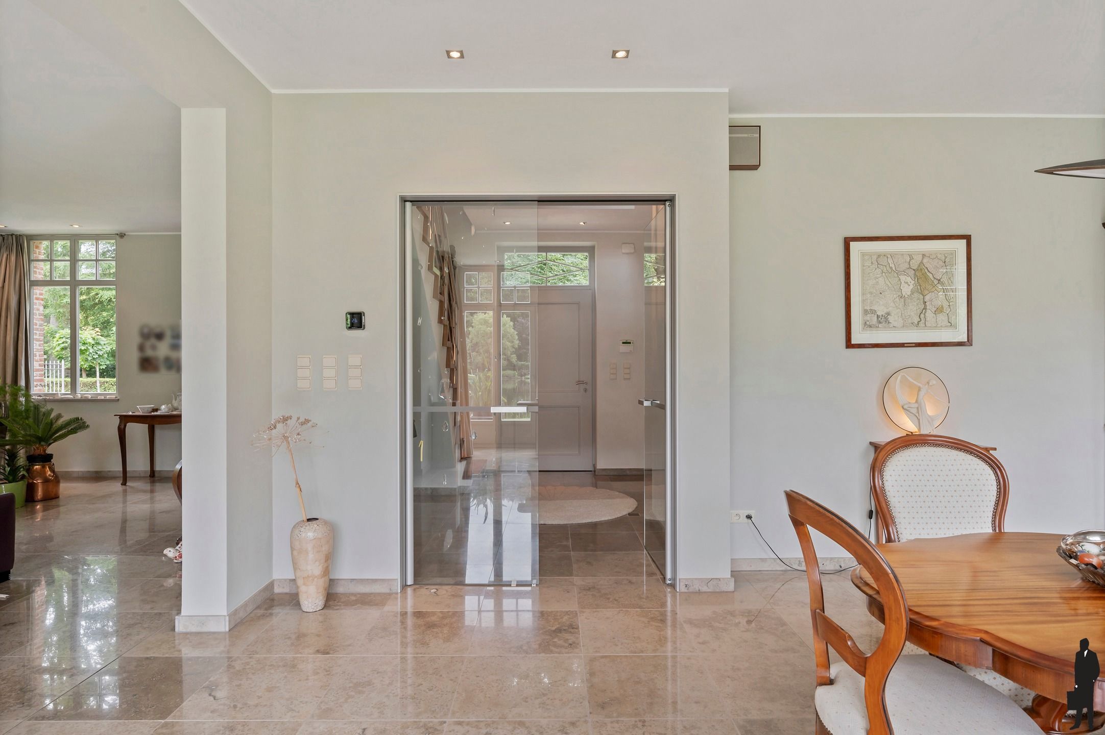 Unieke en zéér centraal gelegen villa op een parkdomein van ca. 9.847 m²! foto 5