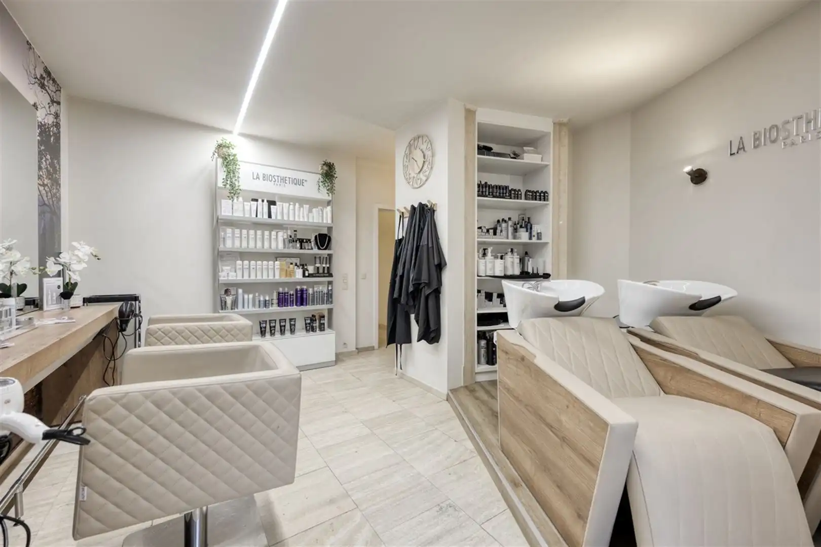 TE KOOP: Handelshuis op toplocatie te Heusden-Zolder! foto 14