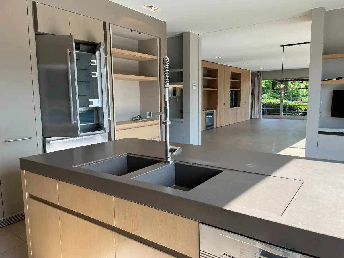 LUXE APPARTEMENT + zeer riant zongericht terras, dubbele garage & (wijn)kelder foto 27