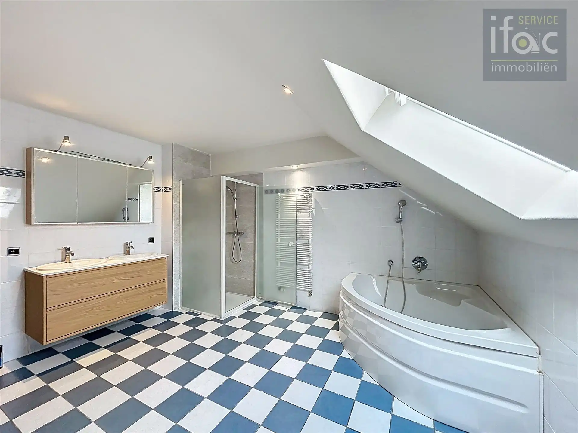 Rustig gelegen koppelvilla foto 8